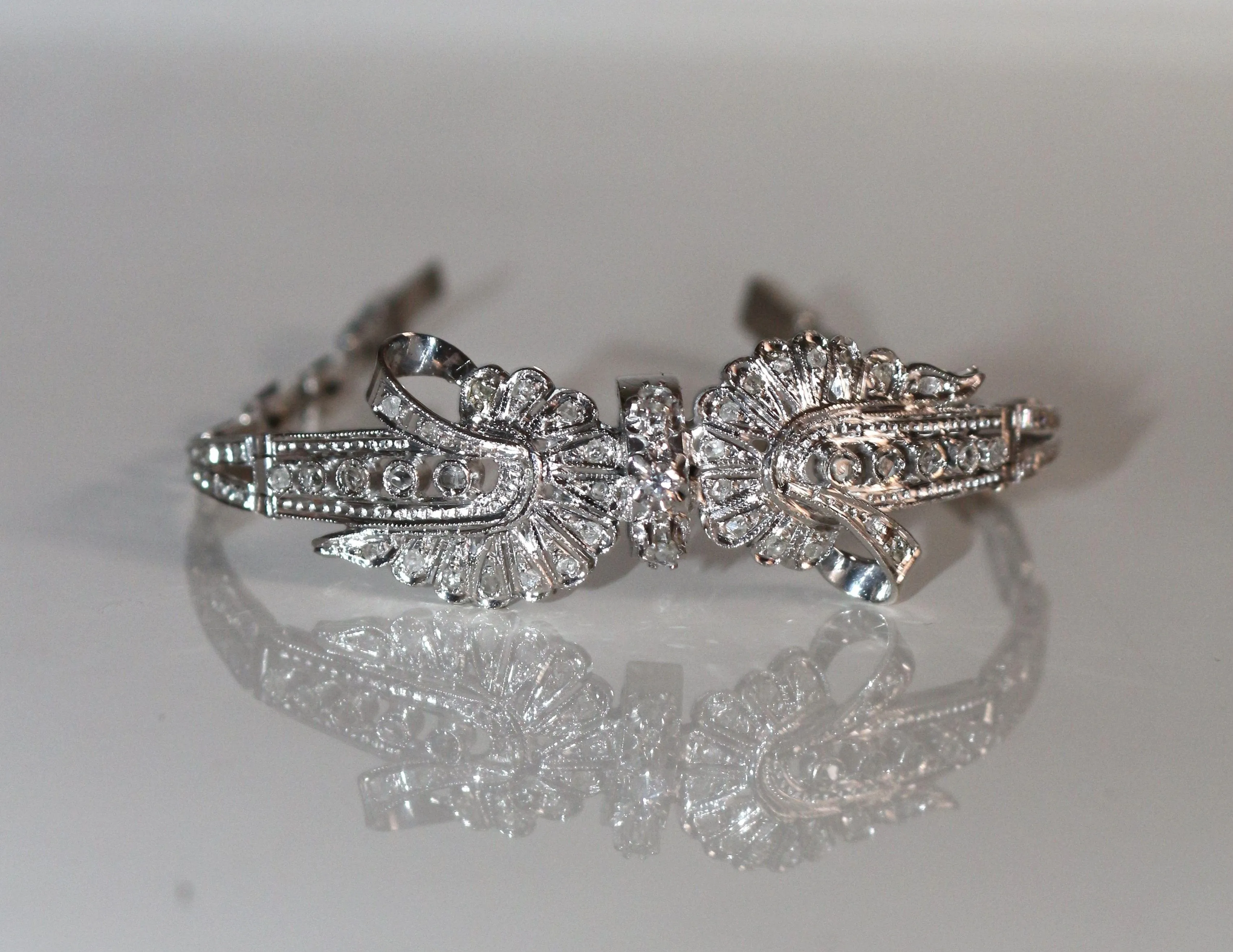 Bracelet Noeud en Or Blanc et Diamants sold by 58 Facettes product image thumbnail 4