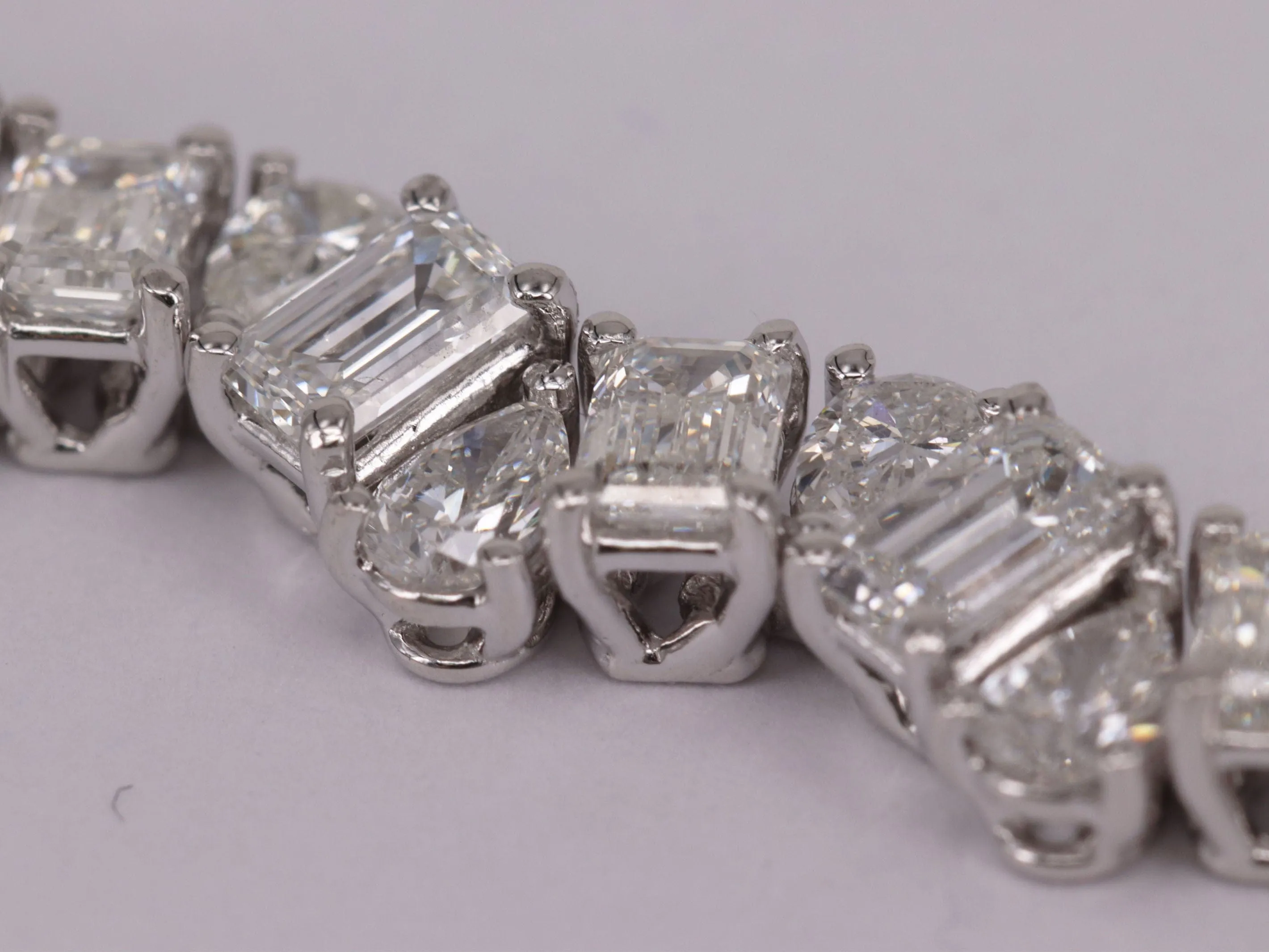 Bracelet Vague Diamants tailles émeraude et poire sold by 58 Facettes product image thumbnail 4