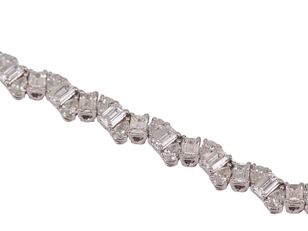 Bracelet Vague Diamants tailles émeraude et poire sold by 58 Facettes