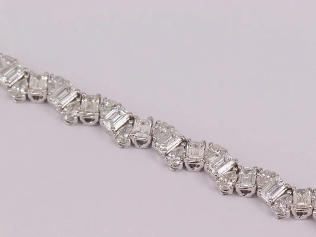 Bracelet Tennis Diamants taille émeraude et poire sold by 58 Facettes