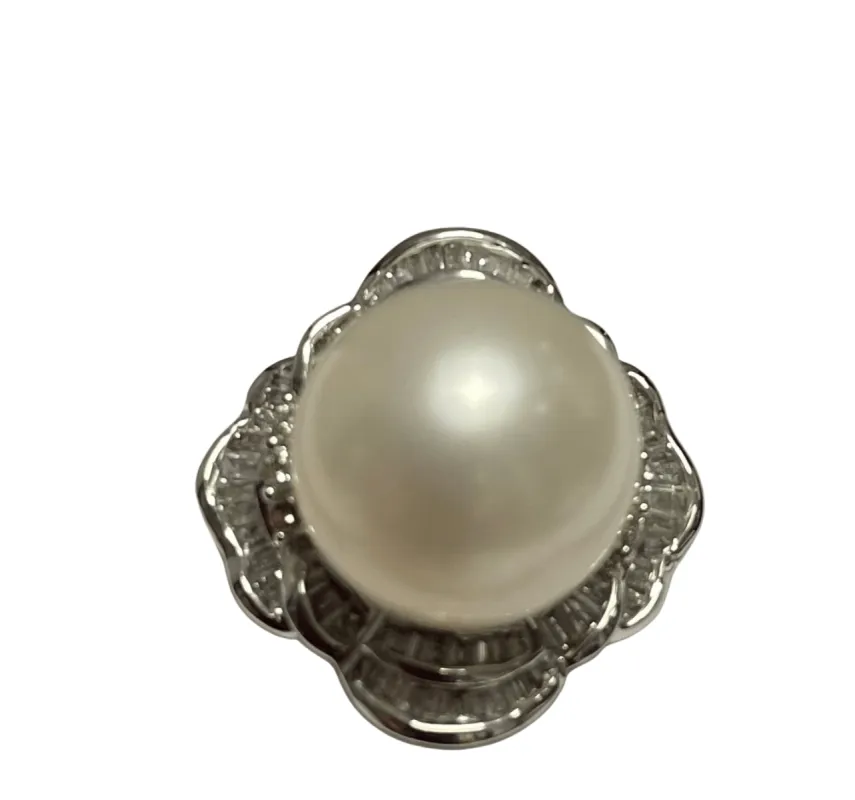 Bague Design Perle Diamants sold by 58 Facettes