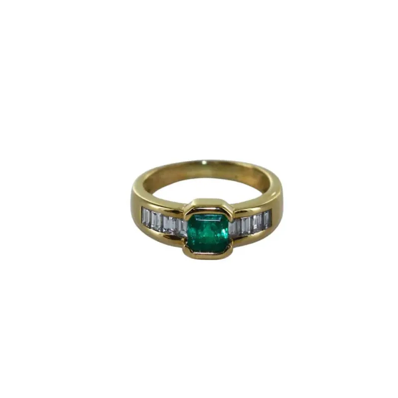 Bague émeraude et diamants sold by 58 Facettes