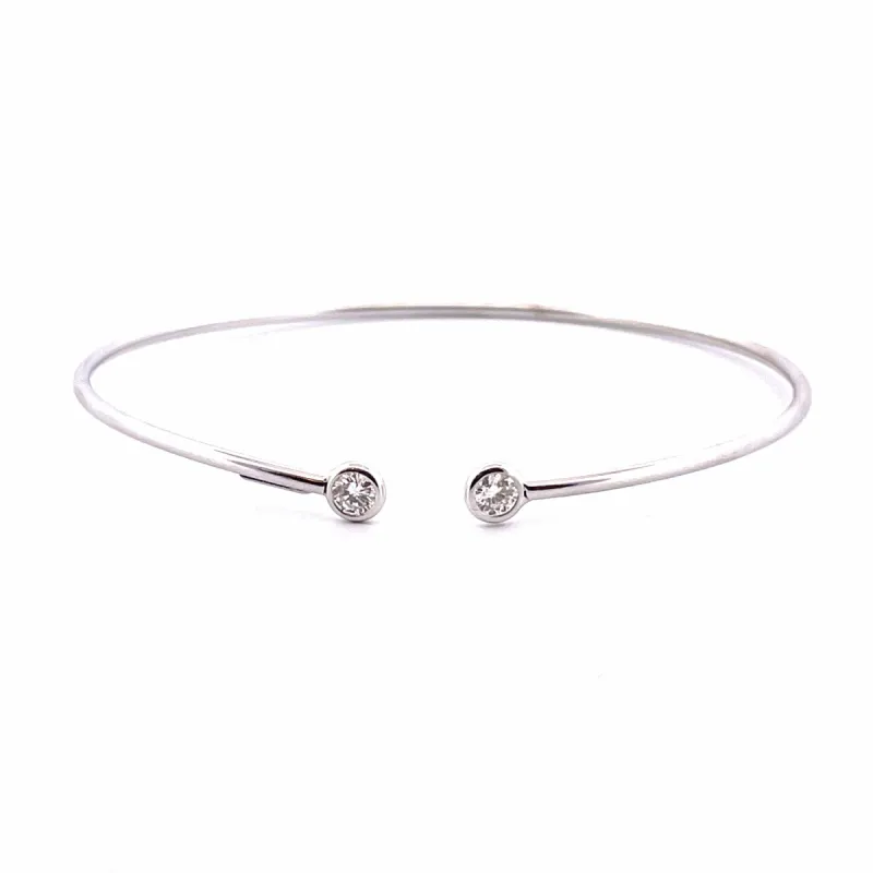 Bracelet jonc or blanc diamants sold by 58 Facettes