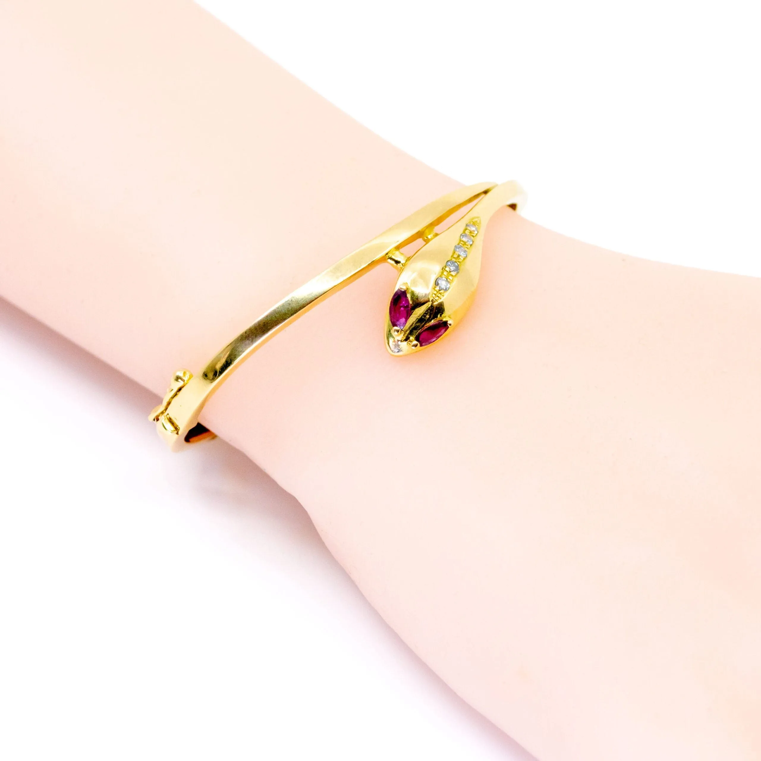Bracelet serpent en or 14 carats avec rubis et diamants sold by 58 Facettes product image thumbnail 2