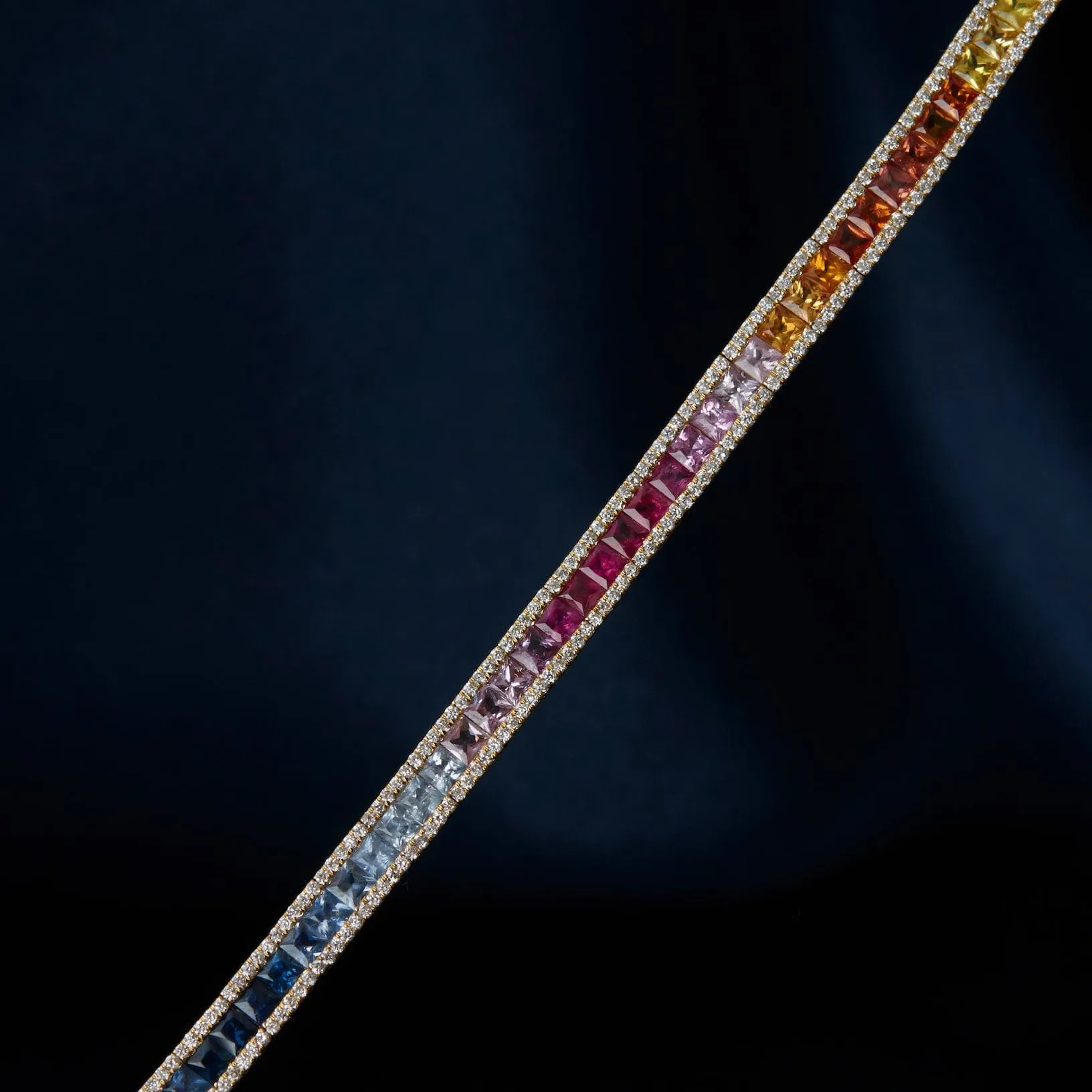 Bracelet rainbow or jaune saphirs et diamants sold by 58 Facettes product image thumbnail 2