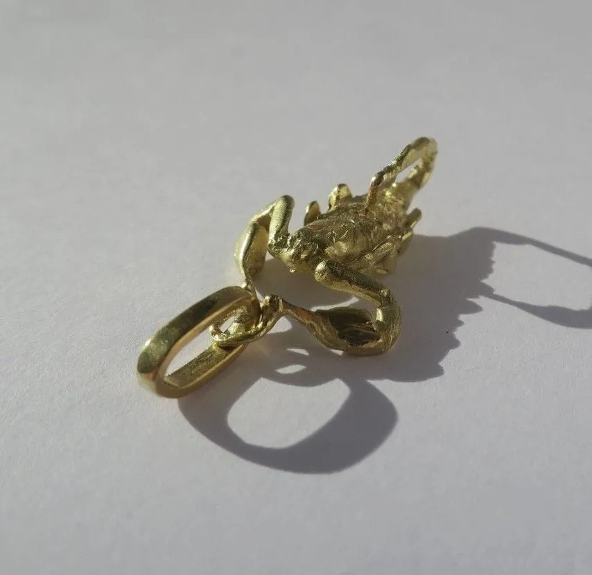 Pendentif Scorpion or sculpté zodiaque sold by 58 Facettes product image thumbnail 4