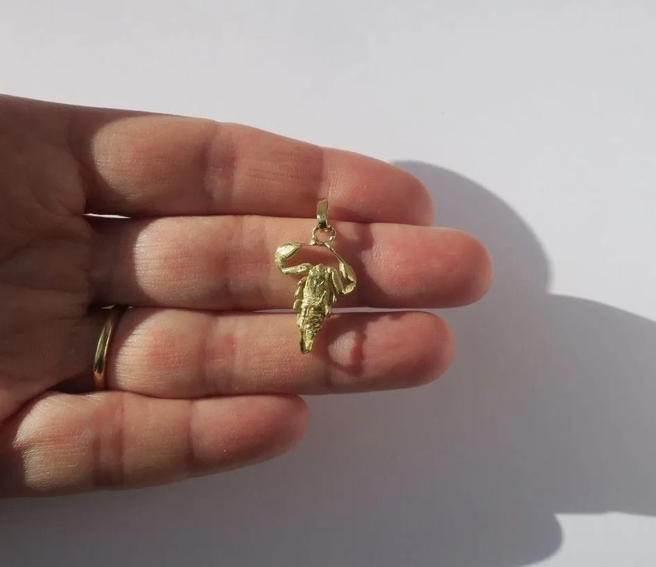 Pendentif Scorpion or sculpté zodiaque sold by 58 Facettes product image thumbnail 2