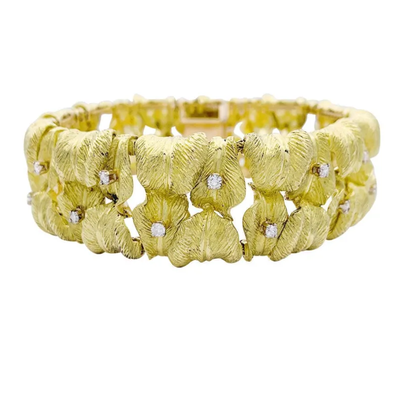 Bracelet vintage "Feuillage" or jaune, diamants. sold by 58 Facettes