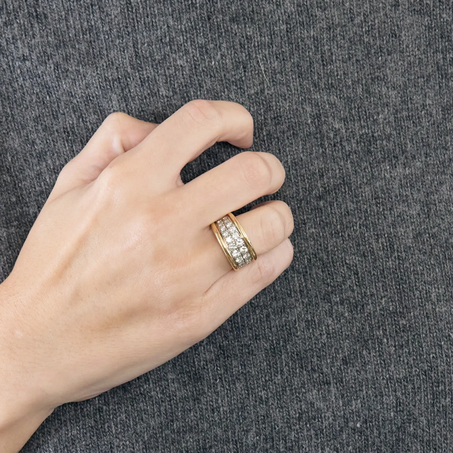 Bague bandeau en or jaune 18K et diamants sold by 58 Facettes product image thumbnail 2