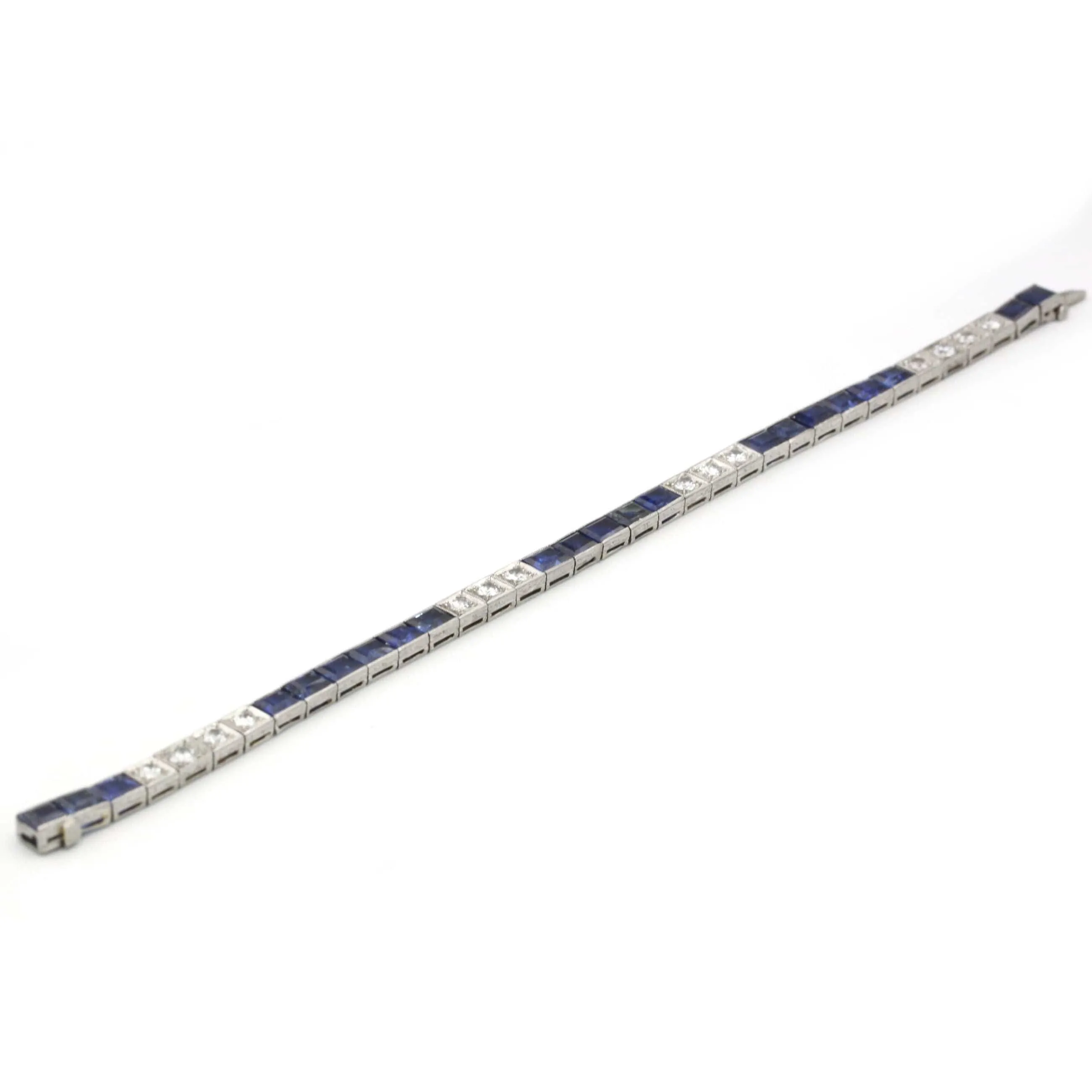 Bracelet platine, saphirs, diamants sold by 58 Facettes product image thumbnail 2