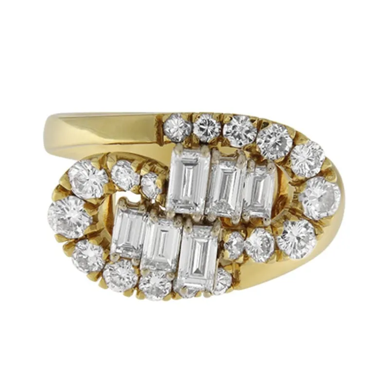 Bague en or jaune avec diamants taille brillant et baguette sold by 58 Facettes