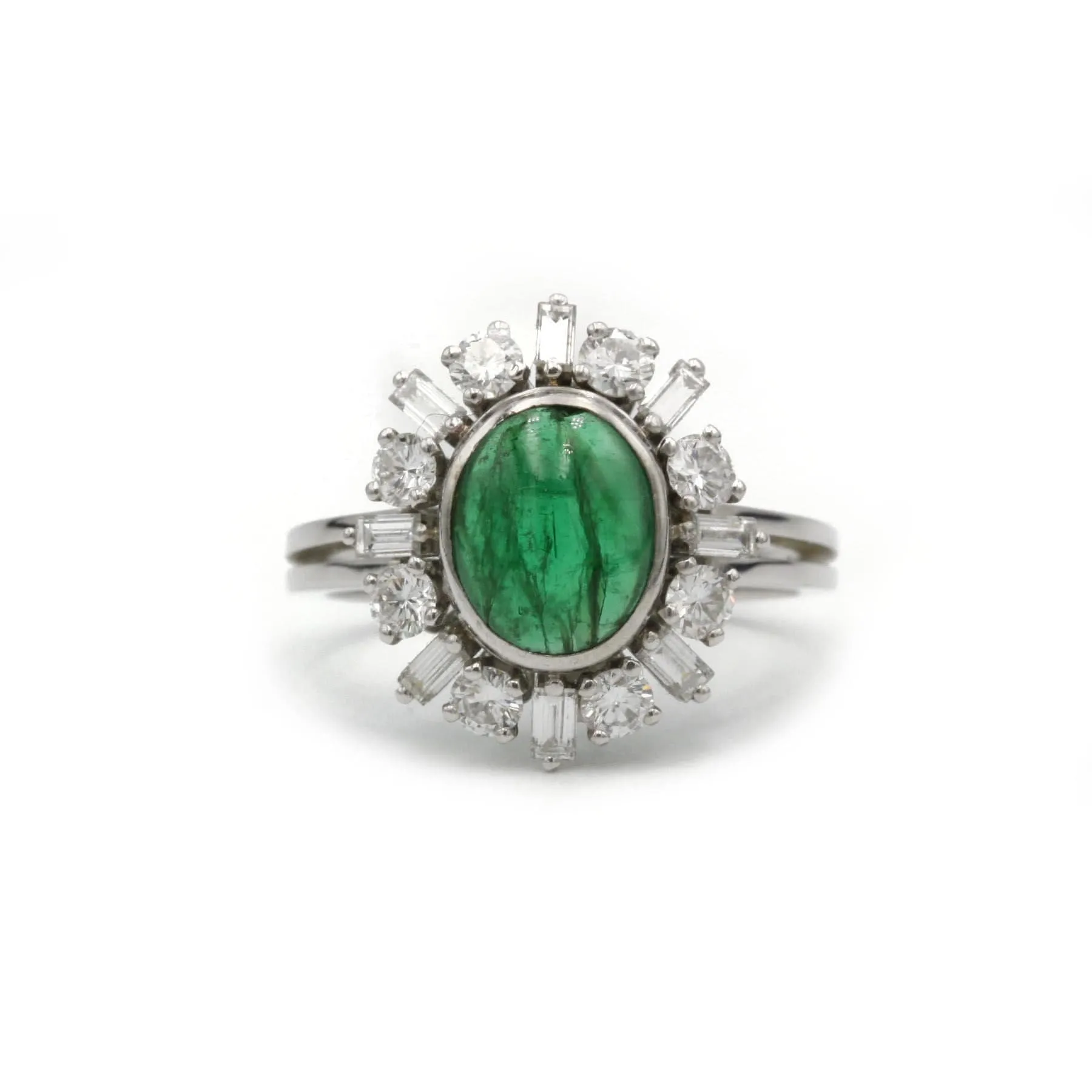 Bague or jaune émeraude et diamants sold by 58 Facettes