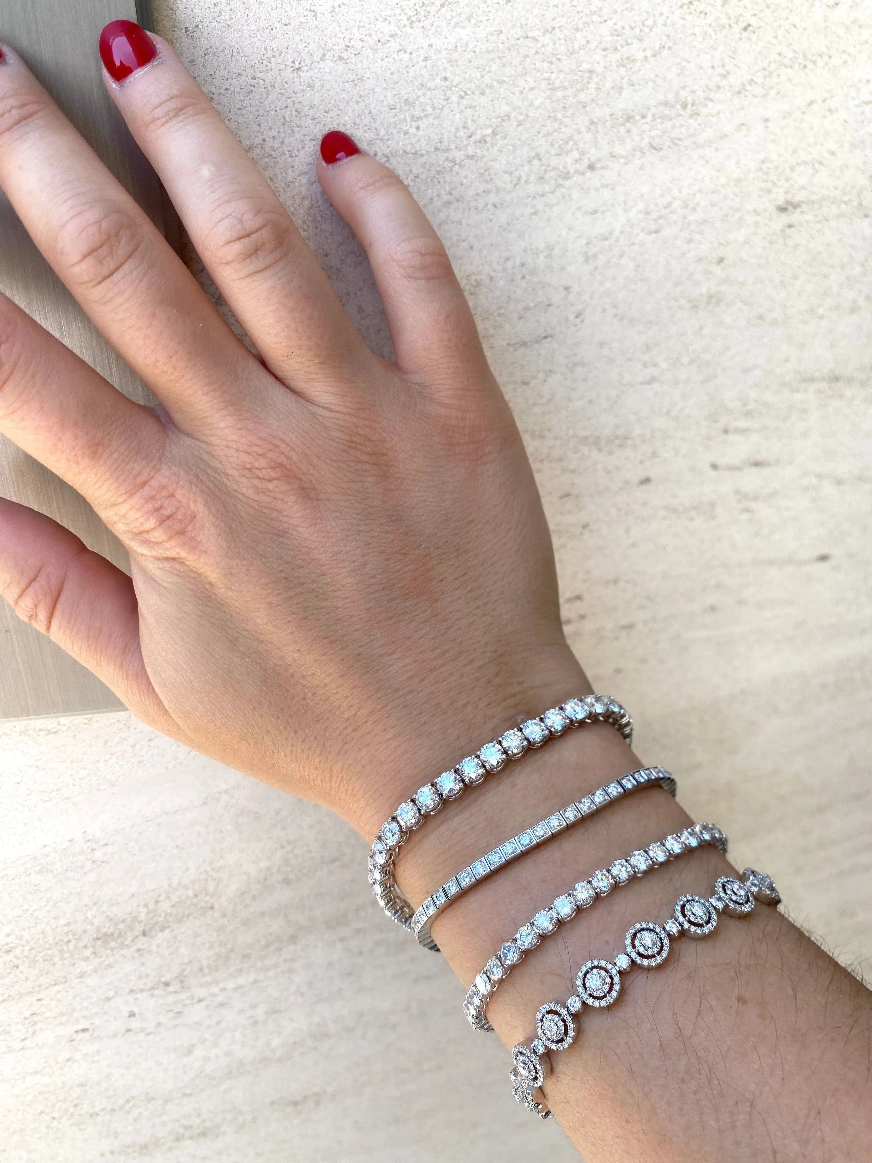 Bracelet de tennis 11,44 carats certifié GIA sold by 58 Facettes product image thumbnail 2