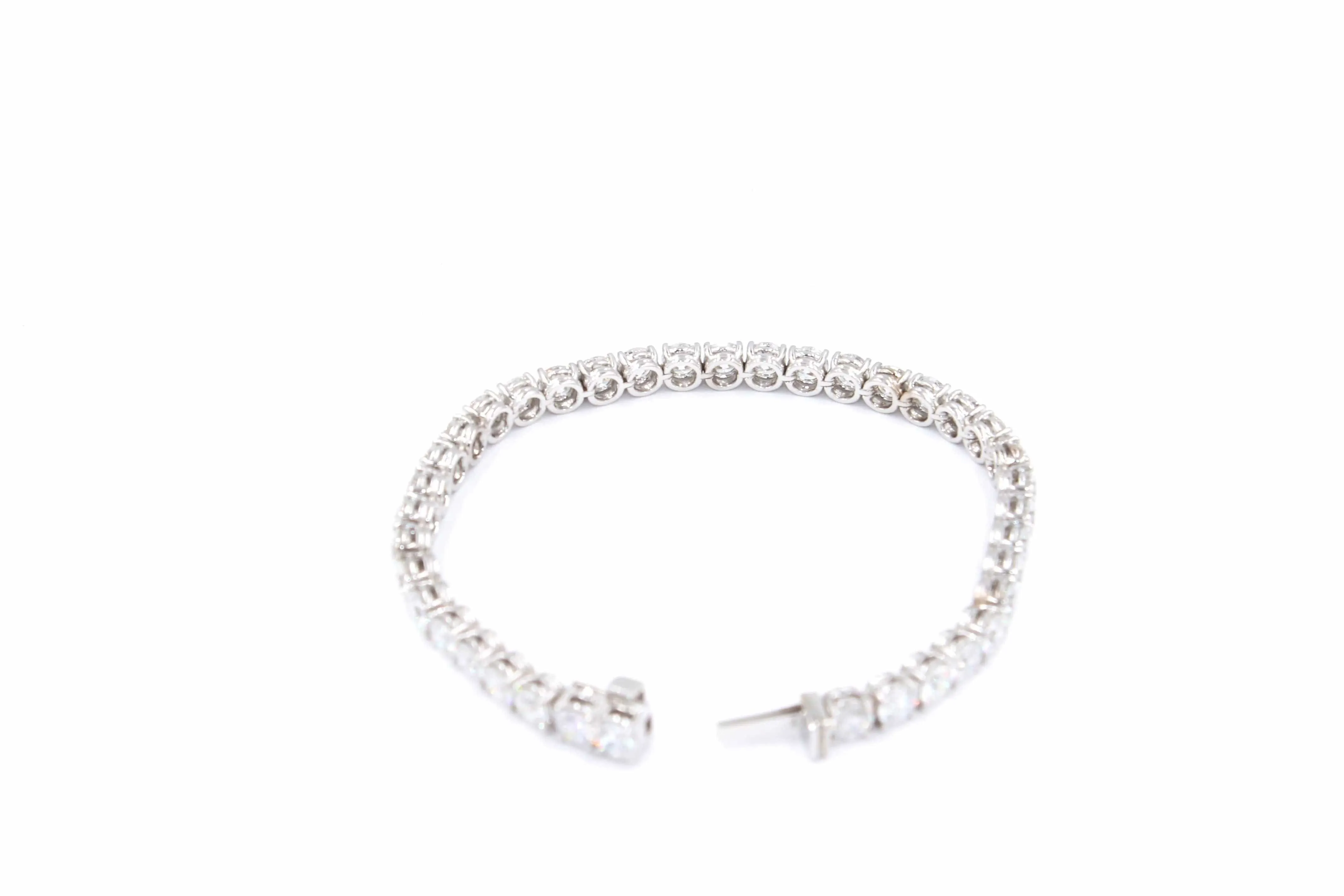 Bracelet de tennis 11,44 carats certifié GIA sold by 58 Facettes product image thumbnail 3