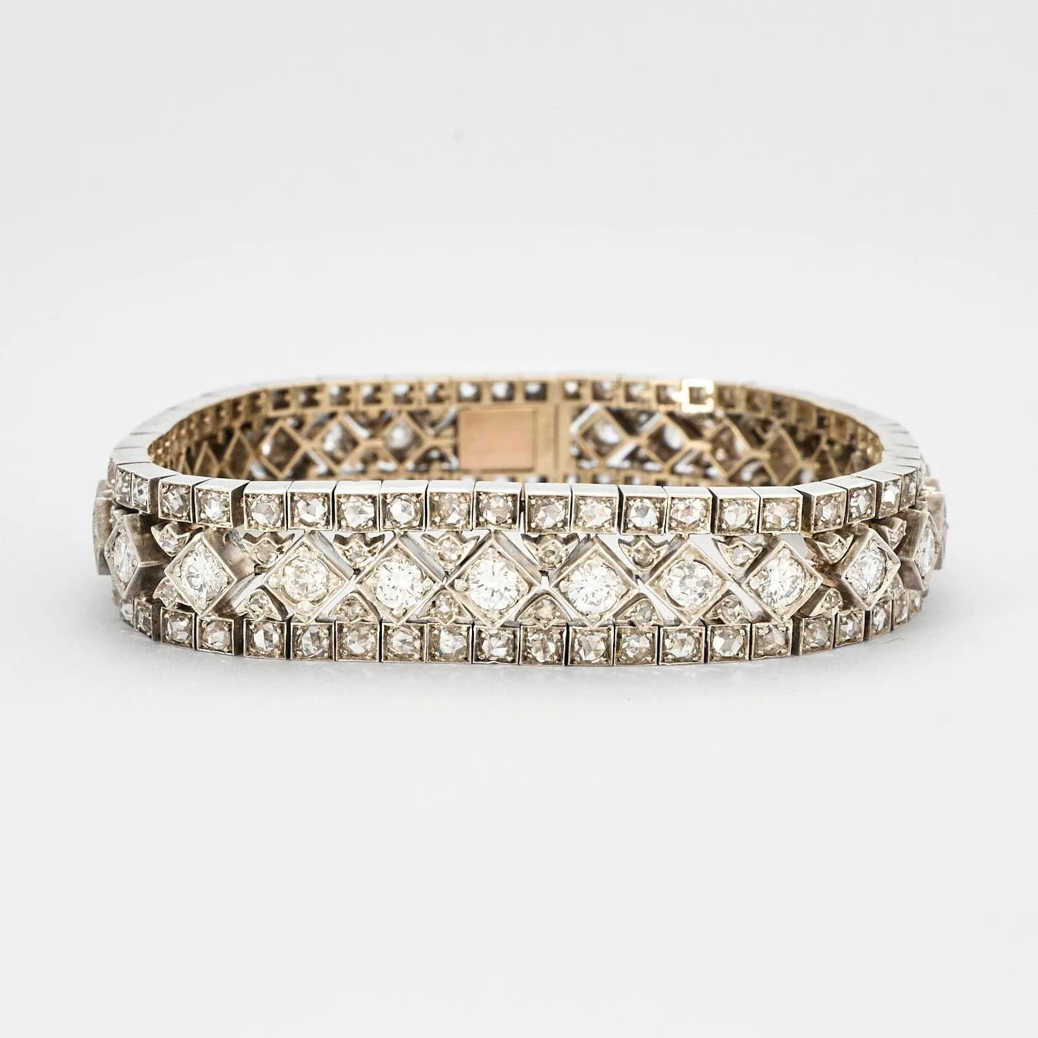 Bracelet ruban en or blanc pavé de diamants sold by 58 Facettes product image thumbnail 3