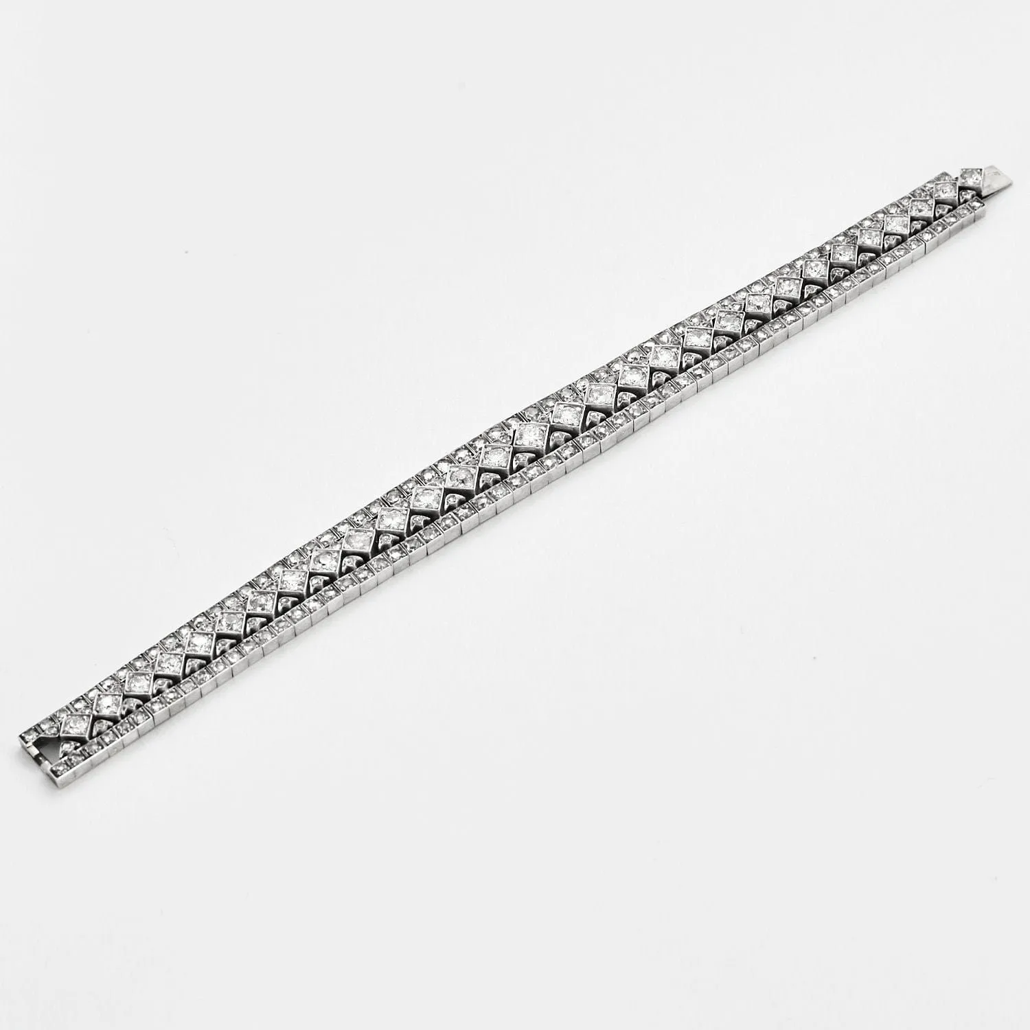 Bracelet ruban en or blanc pavé de diamants sold by 58 Facettes product image thumbnail 5