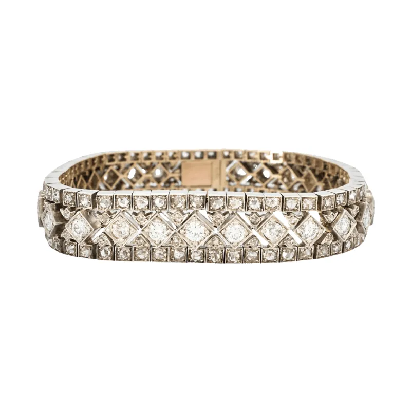 Bracelet ruban en or blanc pavé de diamants sold by 58 Facettes