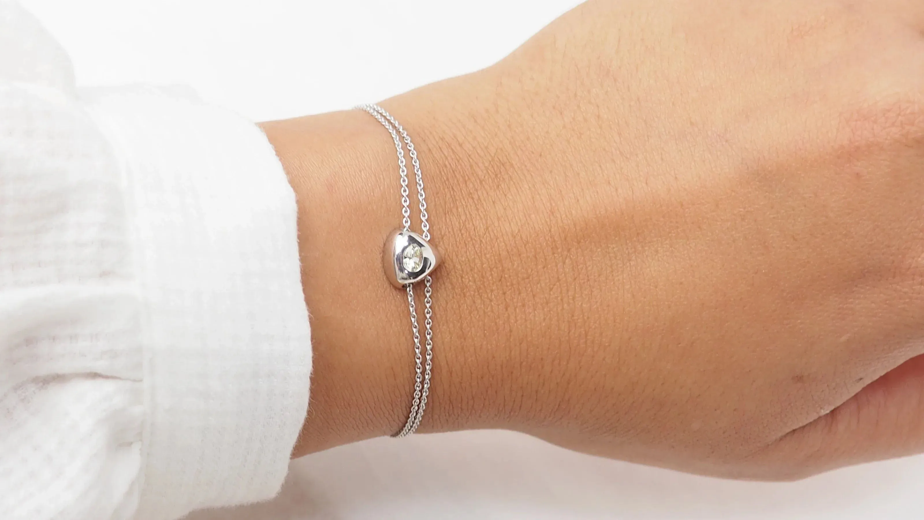 Bracelet coeur en or blanc et diamants sold by 58 Facettes product image thumbnail 3