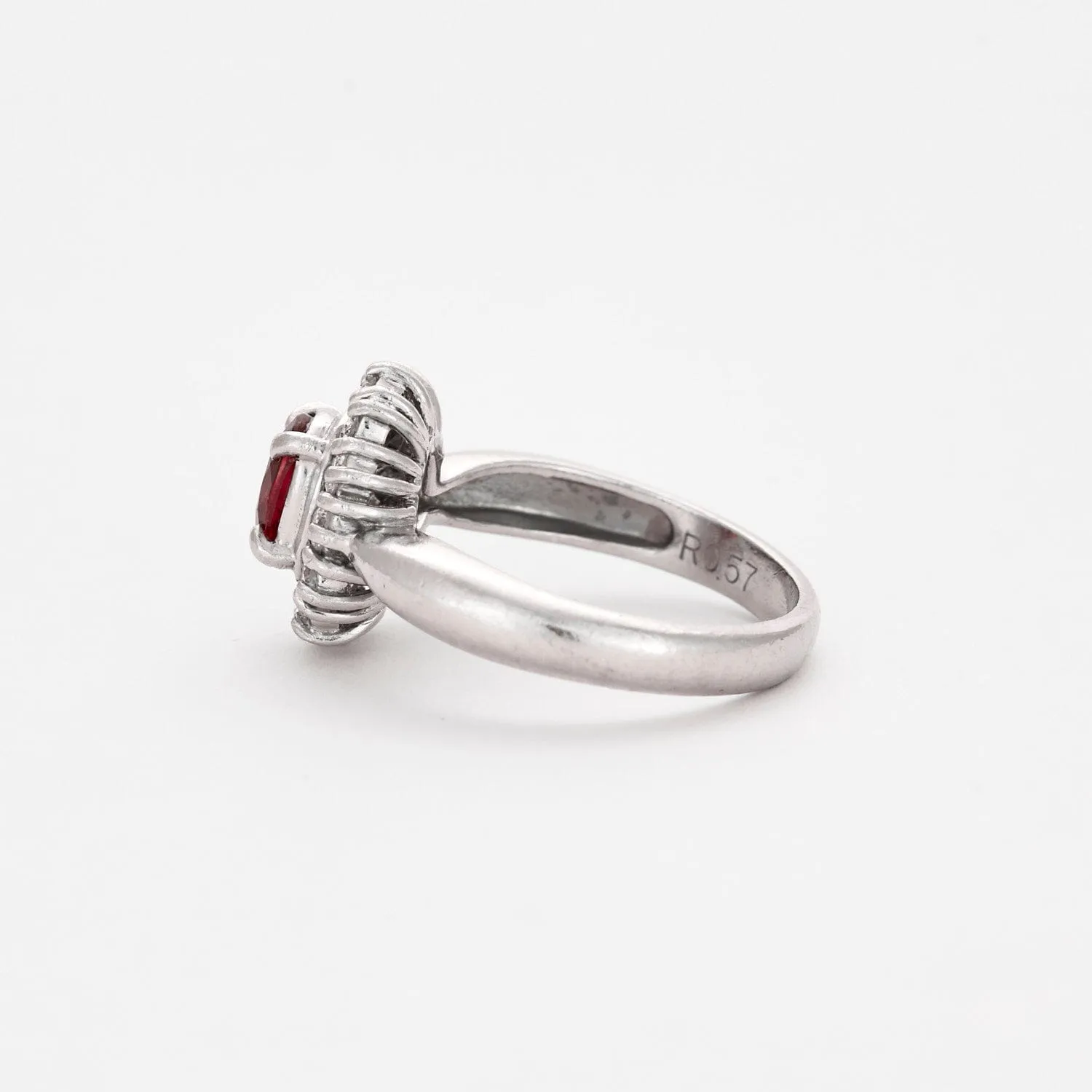 Bague platine et rubis et diamants sold by 58 Facettes product image thumbnail 4