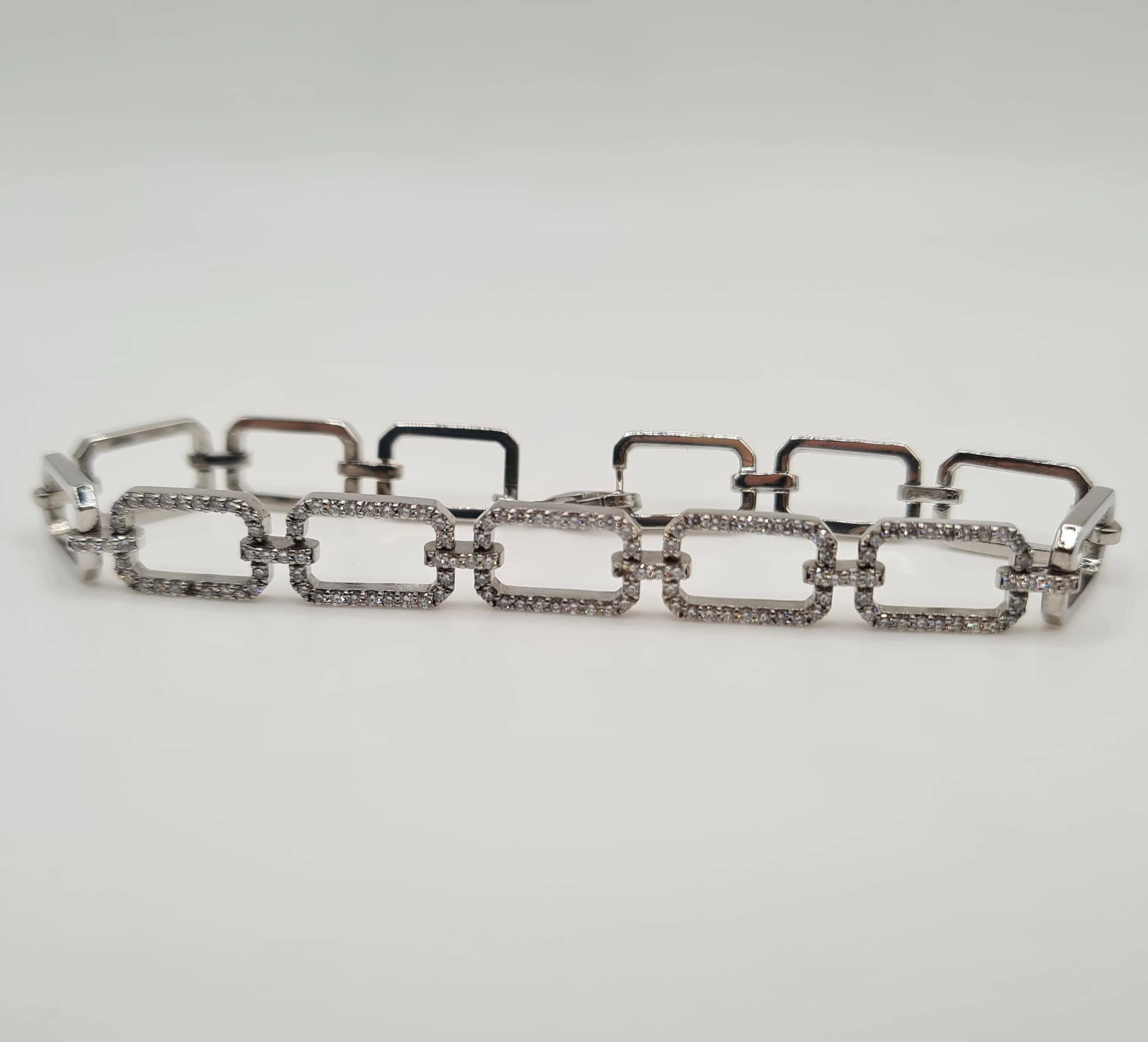 Bracelet or blanc serti de diamants naturels sold by 58 Facettes product image thumbnail 2