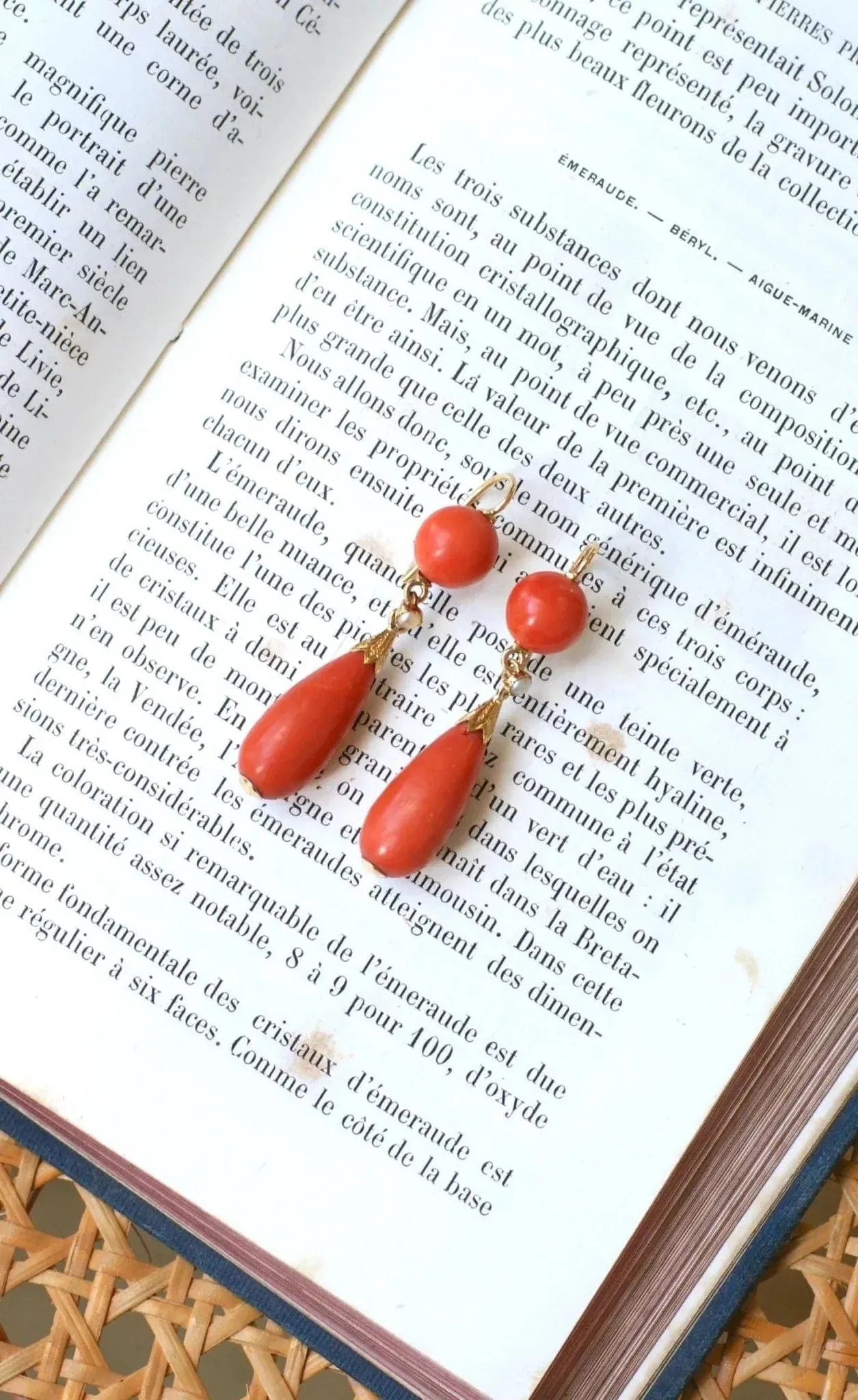 Boucles d'oreille anciennes or jaune, corail sold by 58 Facettes product image thumbnail 3
