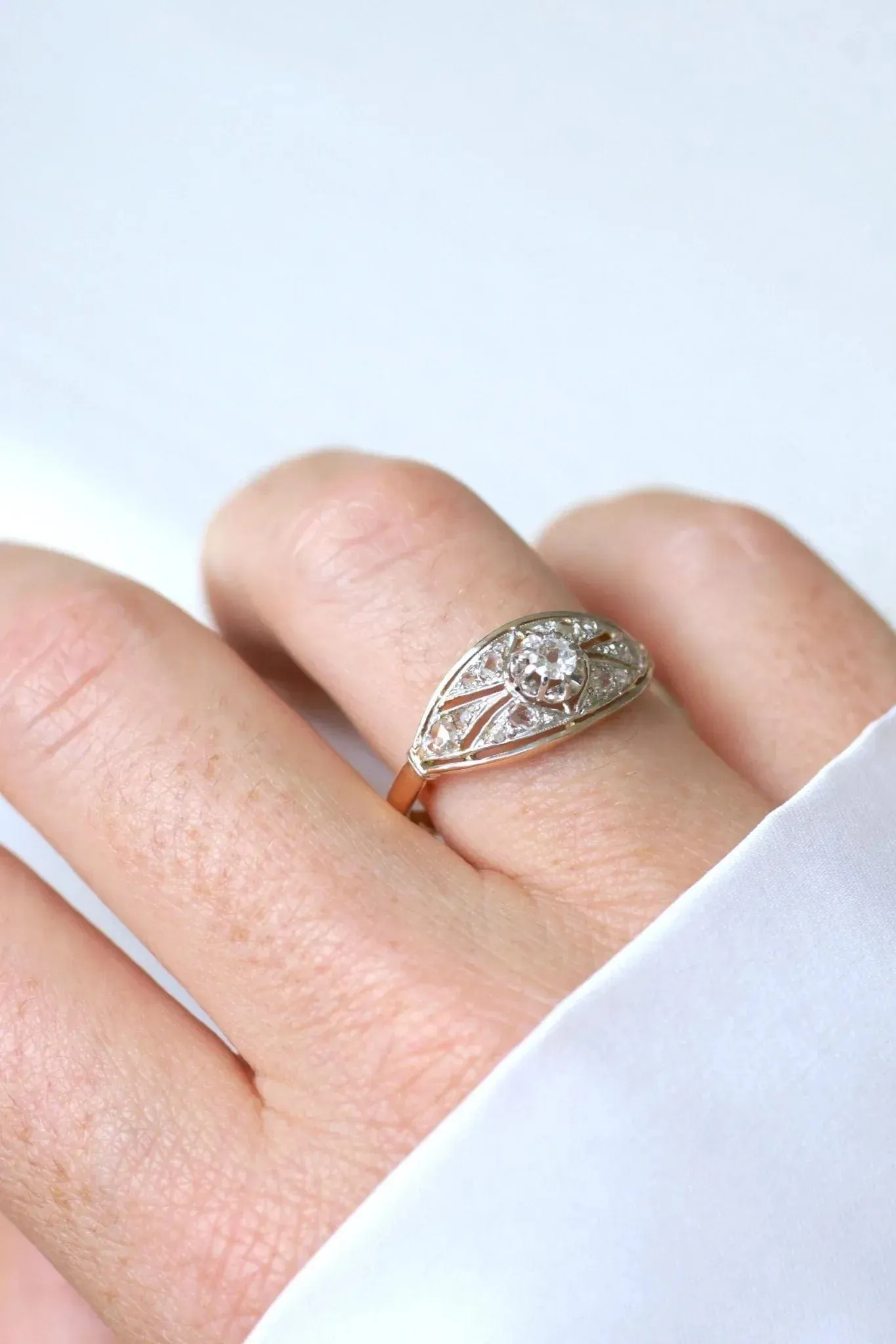 Bague Bandeau Art Déco 2 ors, diamants sold by 58 Facettes product image thumbnail 2