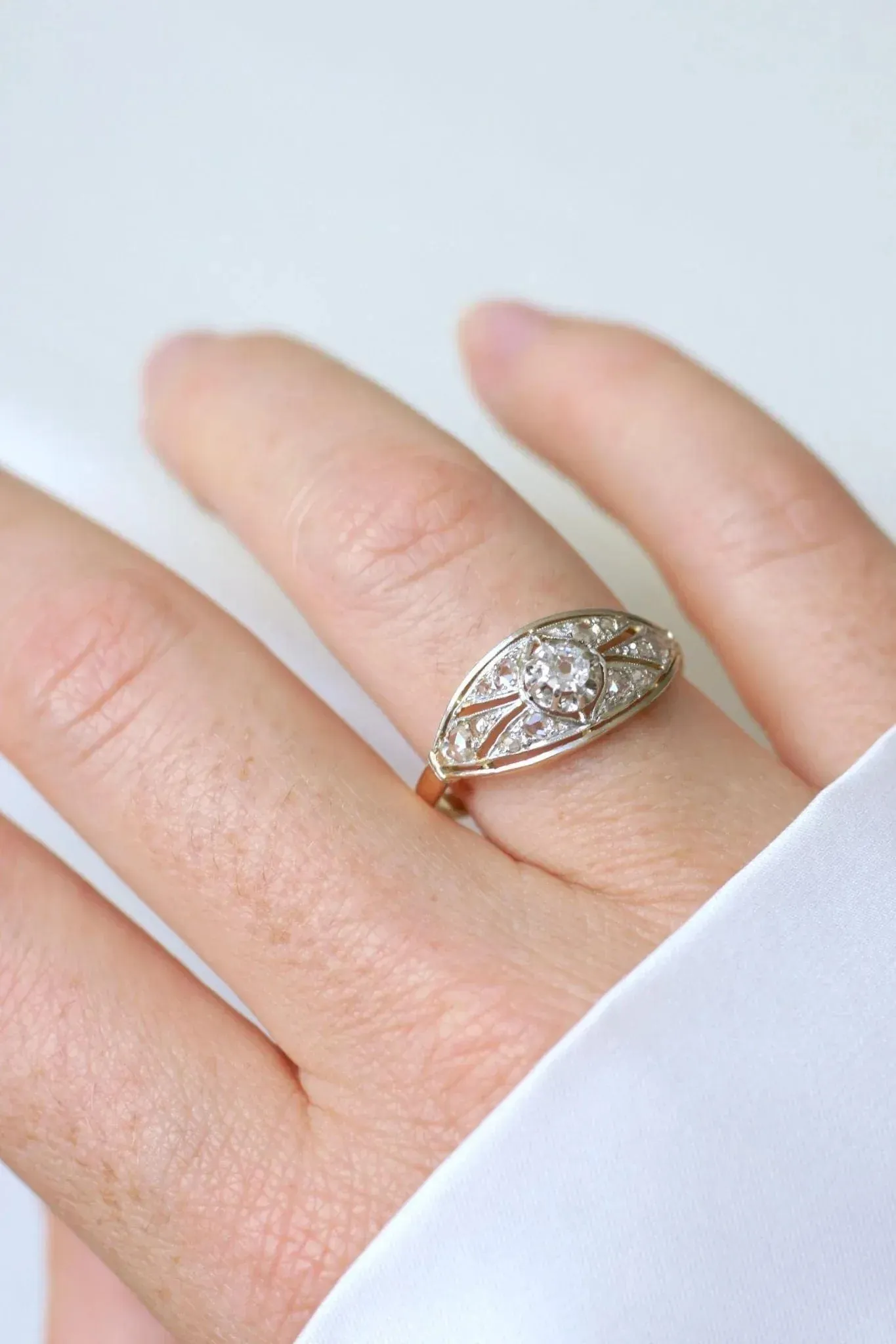 Bague Bandeau Art Déco 2 ors, diamants sold by 58 Facettes product image thumbnail 3