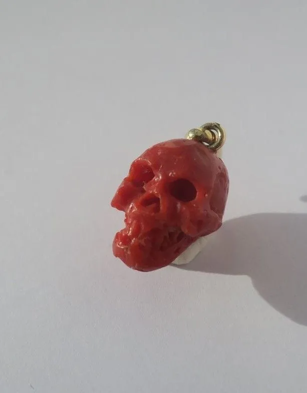 Pendentif XIXe Memento Mori crâne corail sold by 58 Facettes product image thumbnail 4