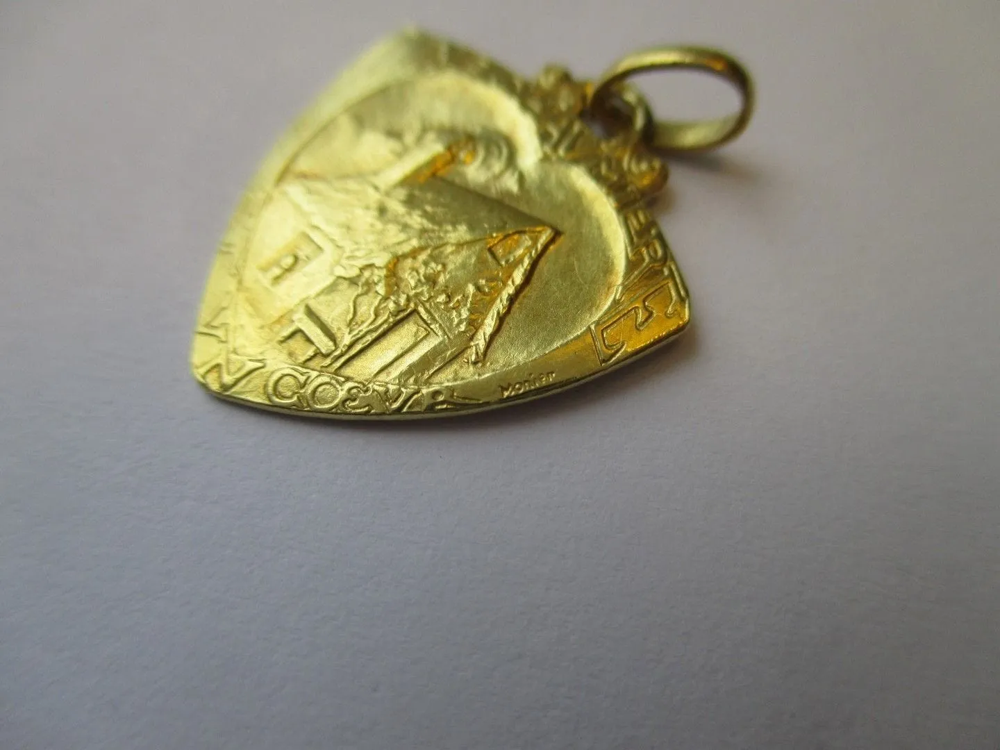 Emile Monier - Pendentif médaille Art nouveau en or jaune 18 carats sold by 58 Facettes product image thumbnail 5