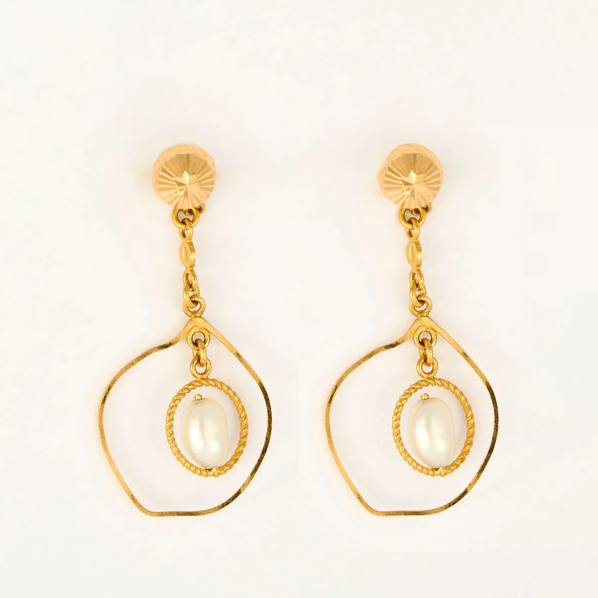Paire de boucles d'oreilles pendantes perle de culture sold by 58 Facettes product image thumbnail 2