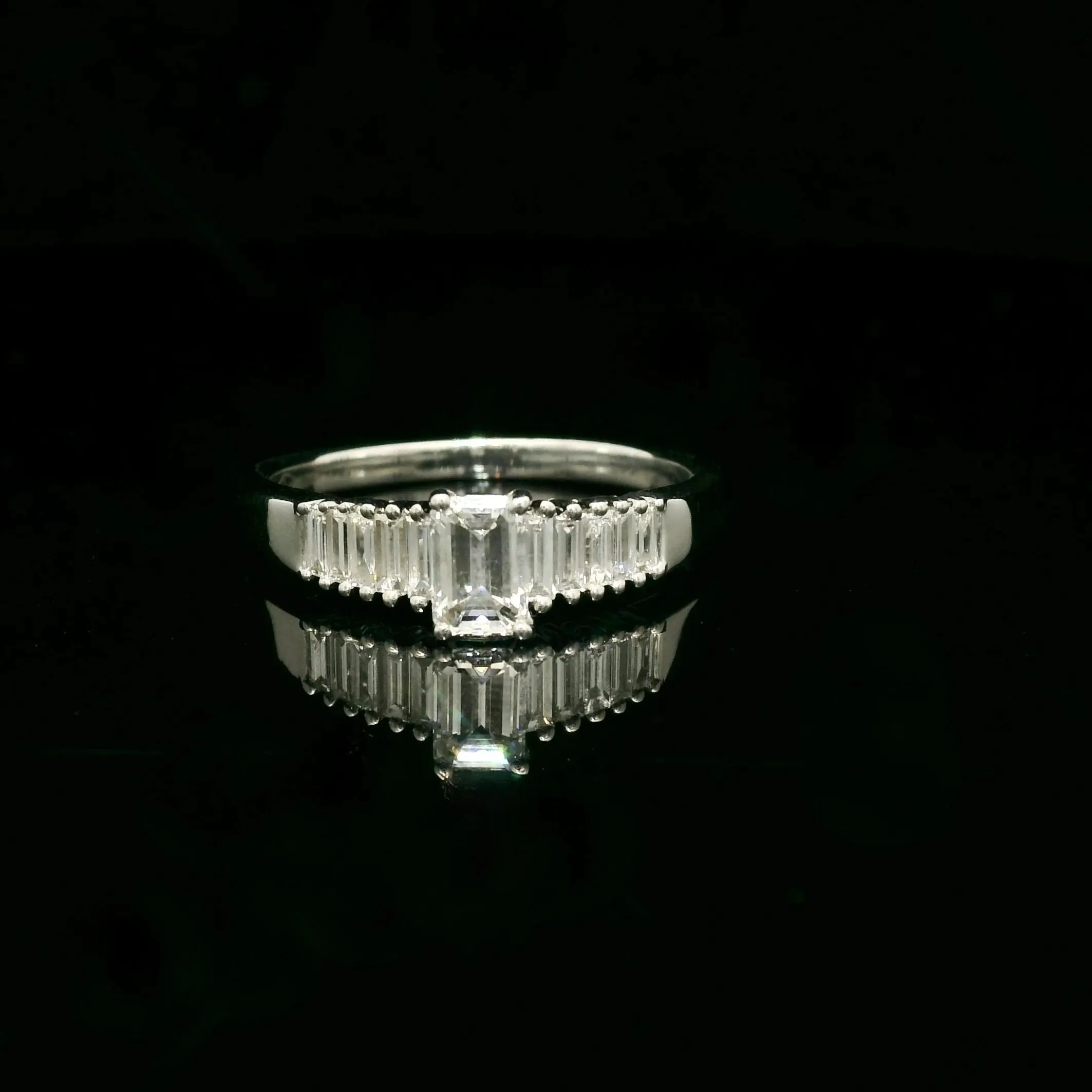 Bague avec diamants baguette sold by 58 Facettes product image thumbnail 2