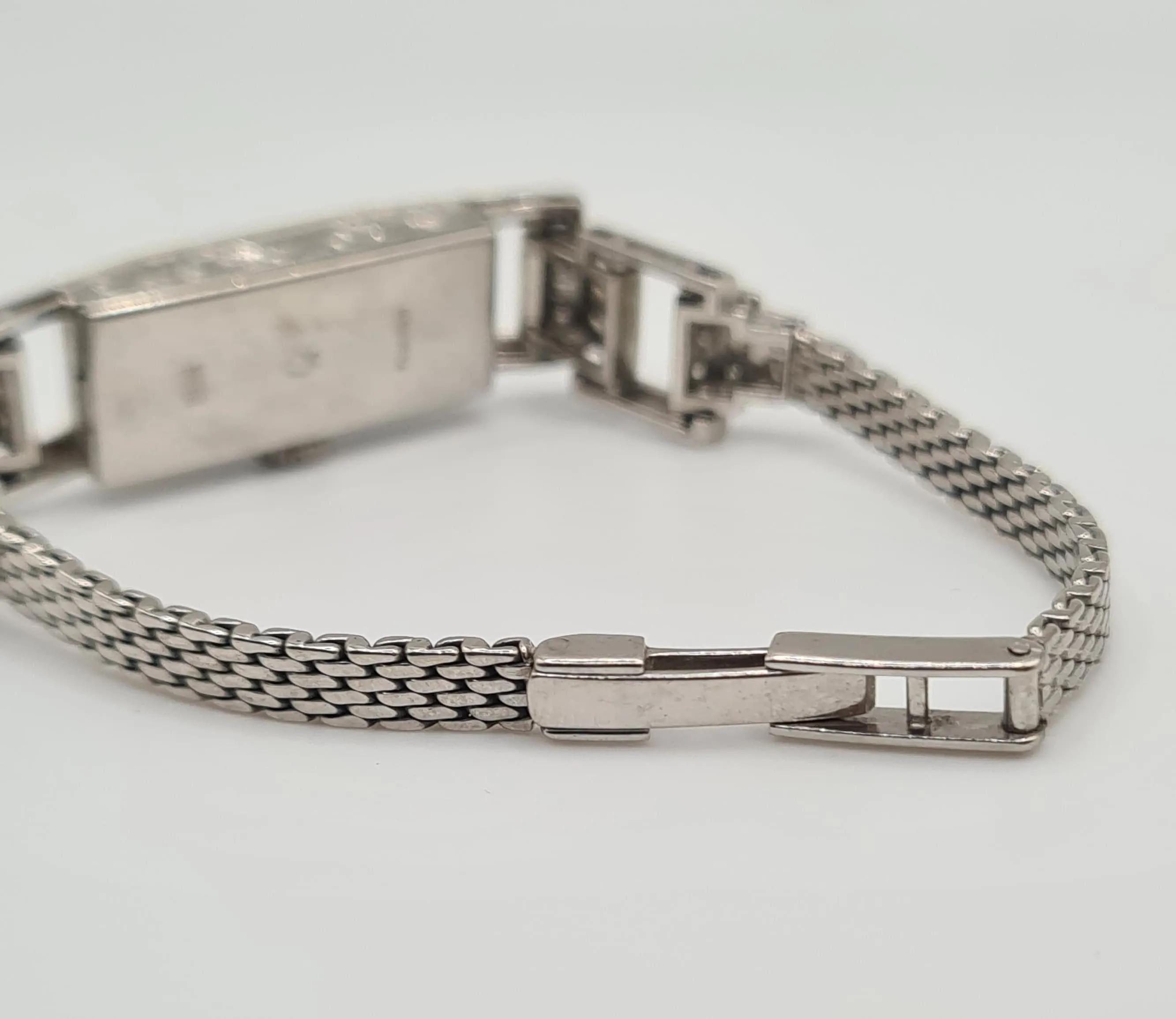 Montre en platine sertie de diamants anciens et diamants baguettes sold by 58 Facettes product image thumbnail 5