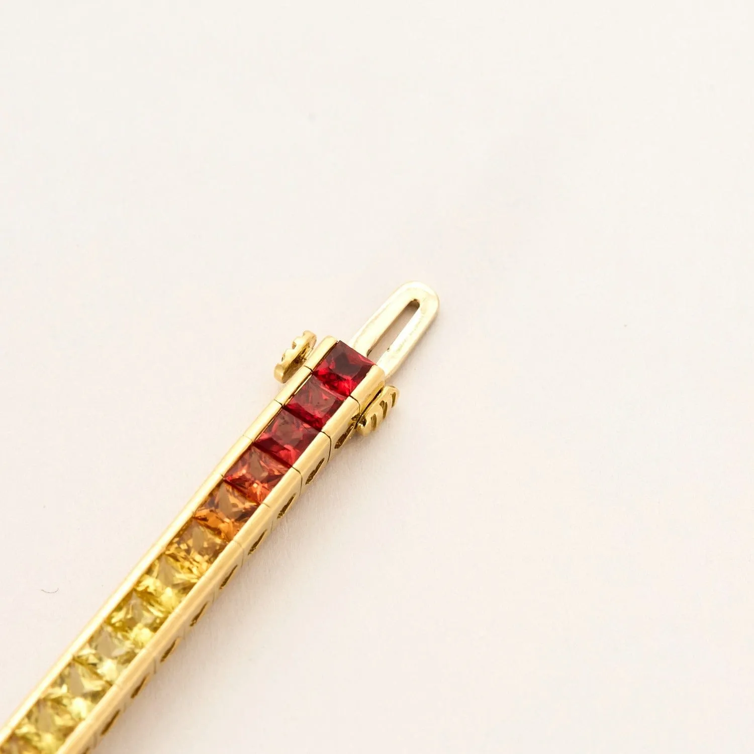 Bracelet ligne en or jaune et saphirs de couleurs sold by 58 Facettes product image thumbnail 5