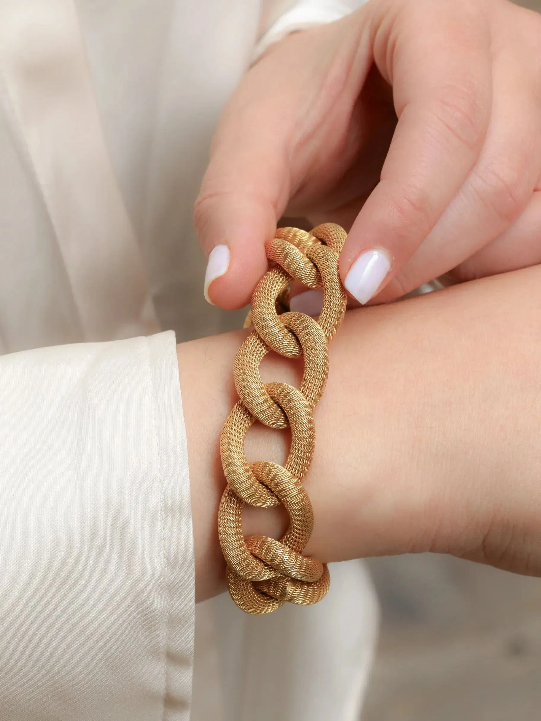 Bracelet or jaune maillons texturés ovales sold by 58 Facettes product image thumbnail 3