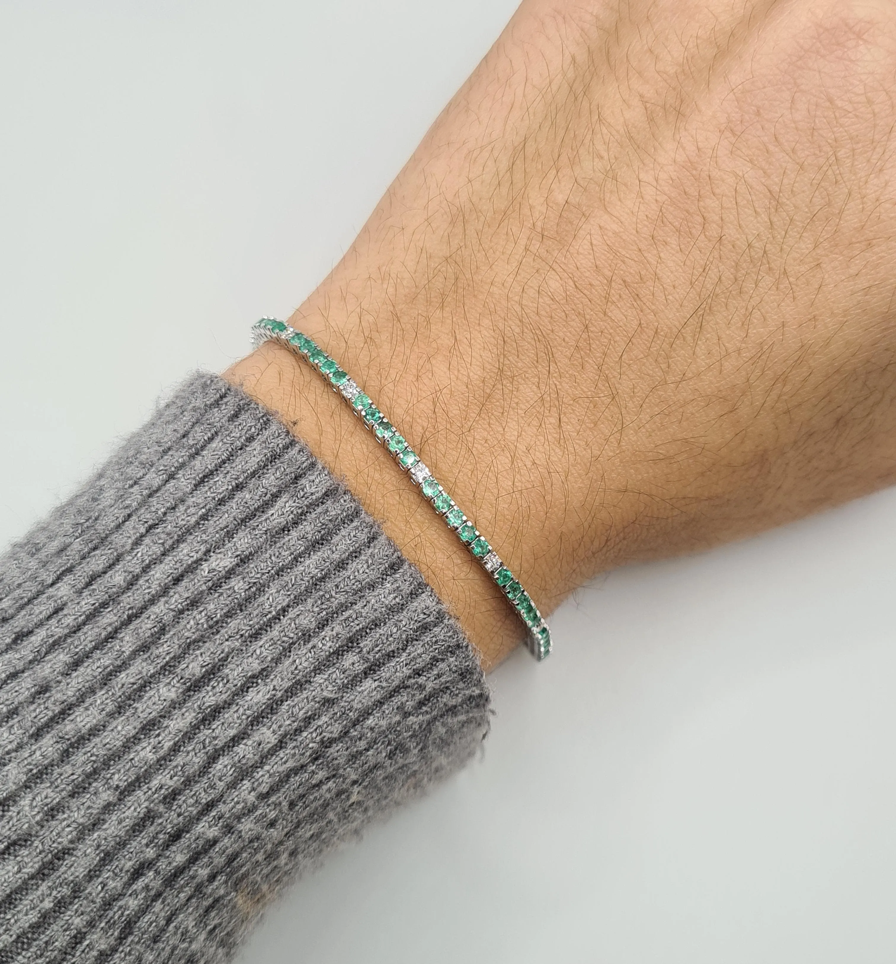 Rivière or blanc sertie de diamants et émeraudes sold by 58 Facettes product image thumbnail 3