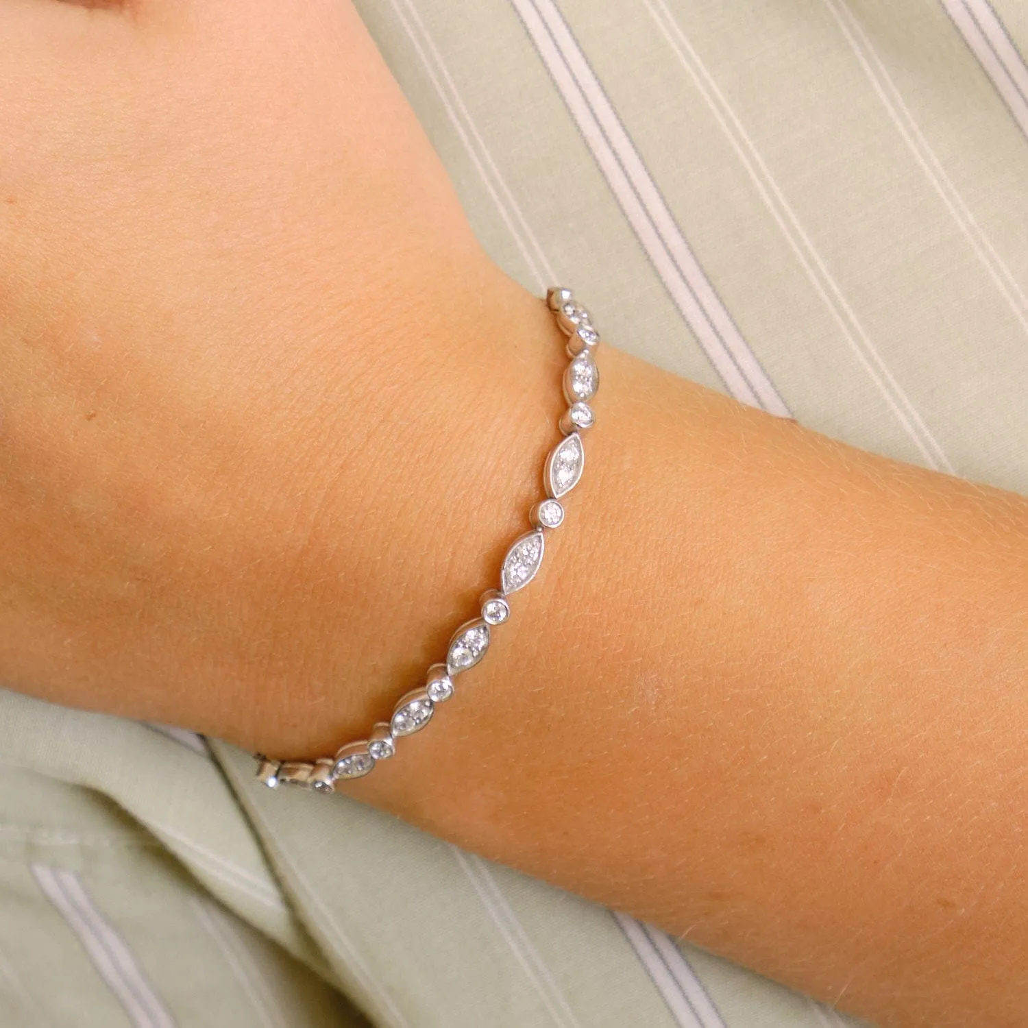 Bracelet or blanc diamants sold by 58 Facettes product image thumbnail 2