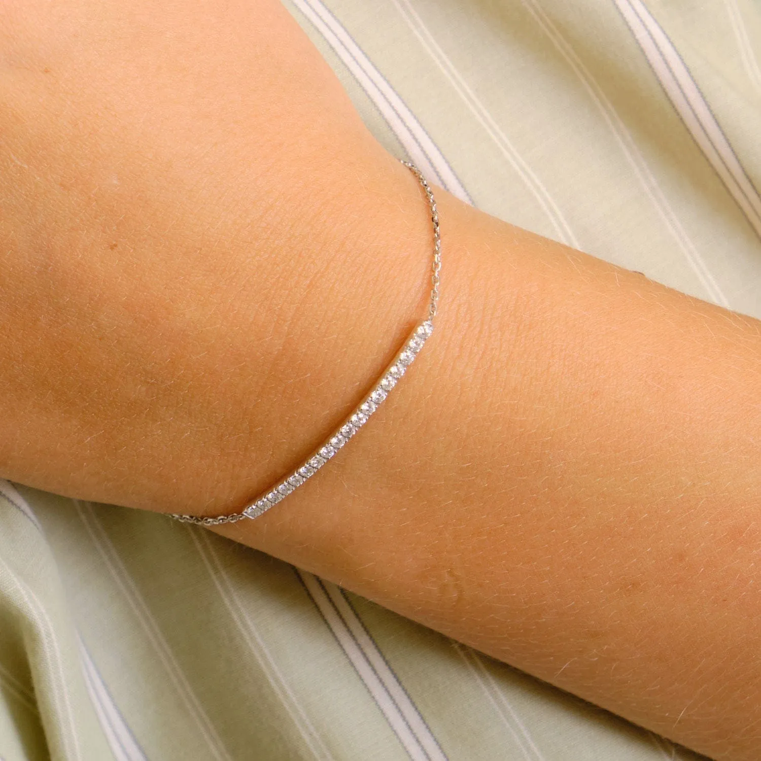 Bracelet or blanc barrette de diamants 0.55ct sold by 58 Facettes product image thumbnail 3