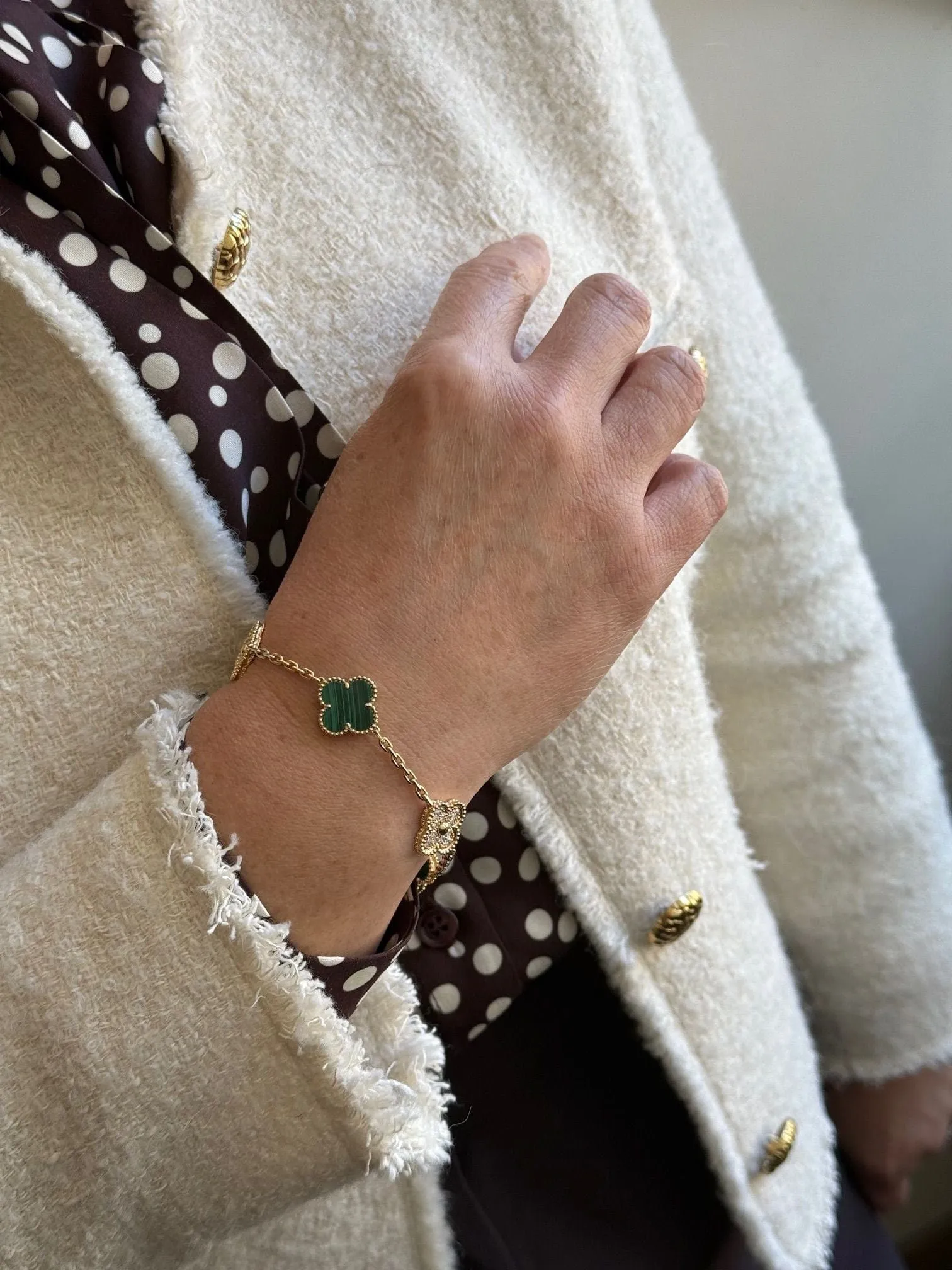 Van Cleef & Arpels - Bracelet Alhambra Malachite diamants sold by 58 Facettes product image thumbnail 5