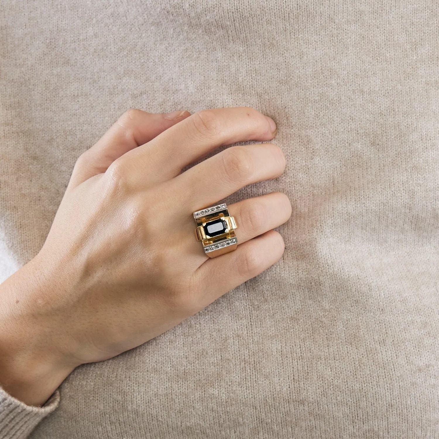 Bague Tank Art Déco saphir diamants en or jaune et blanc sold by 58 Facettes product image thumbnail 3