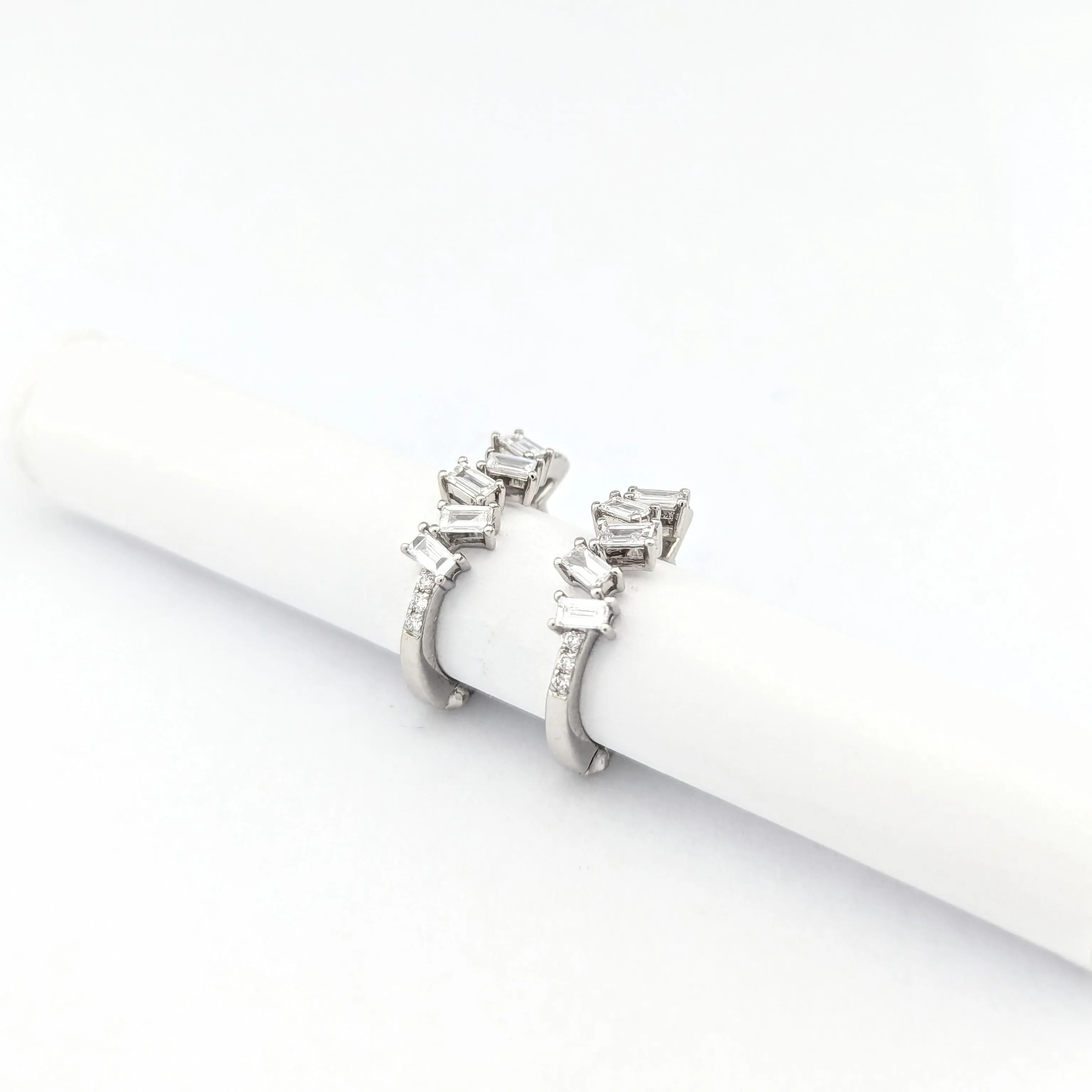Boucles d'oreilles en or blanc et diamants sold by 58 Facettes product image thumbnail 2