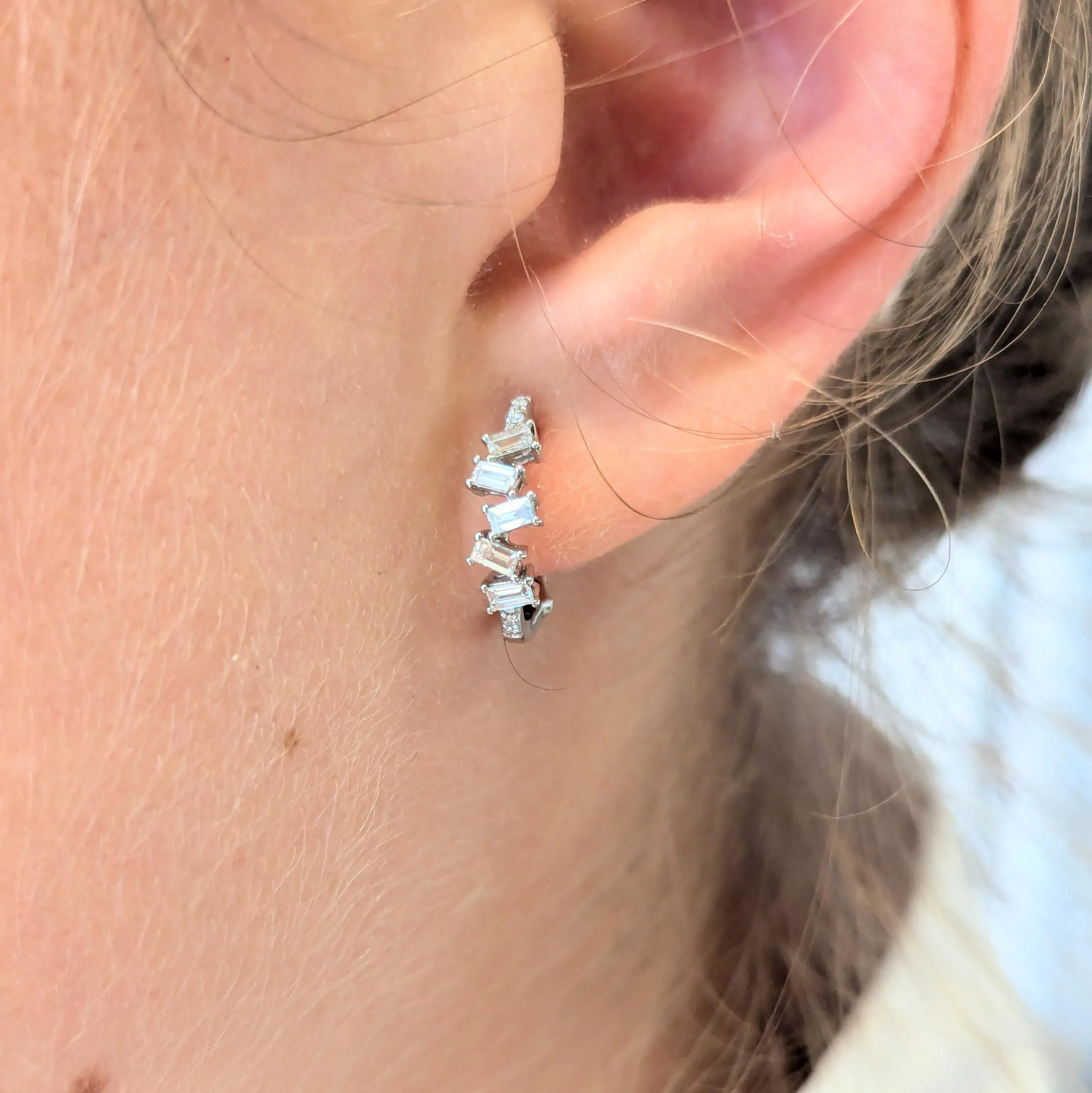 Boucles d'oreilles en or blanc et diamants sold by 58 Facettes product image thumbnail 3