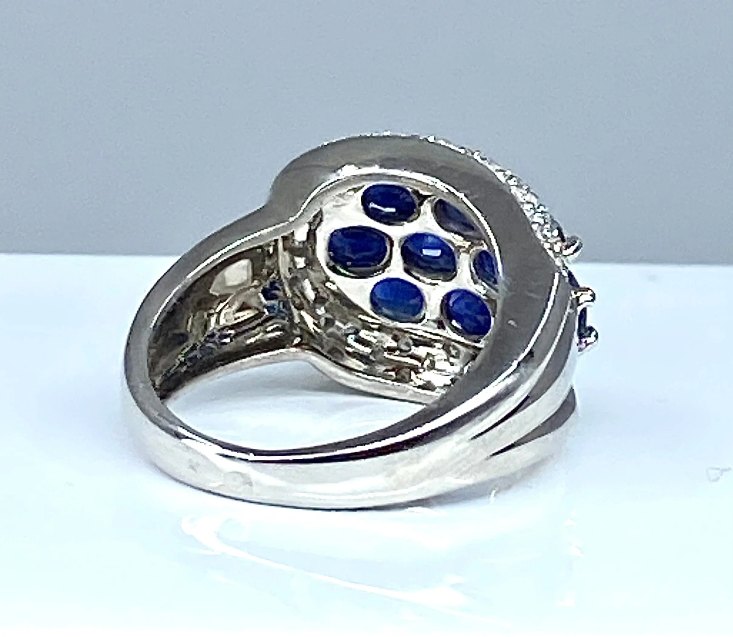 Bague bandeau en or blanc 10 saphirs et diamants sold by 58 Facettes product image thumbnail 5