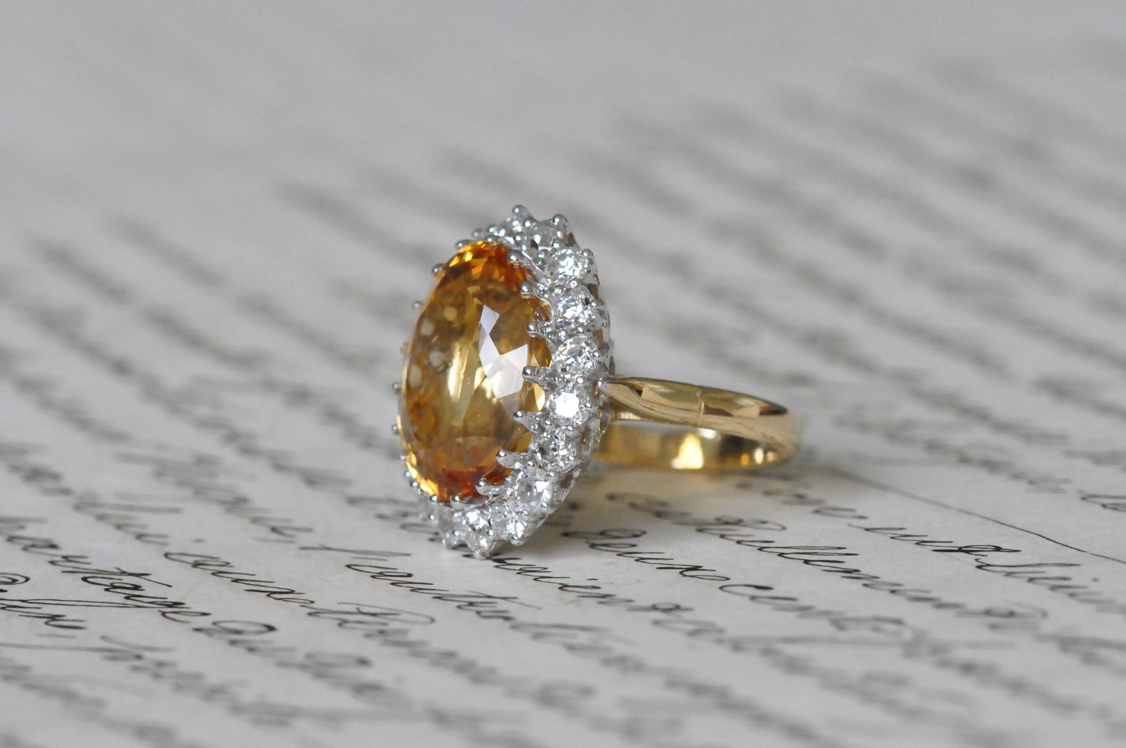bague ancienne en or jaune avec citrine et diamant sold by 58 Facettes product image thumbnail 4