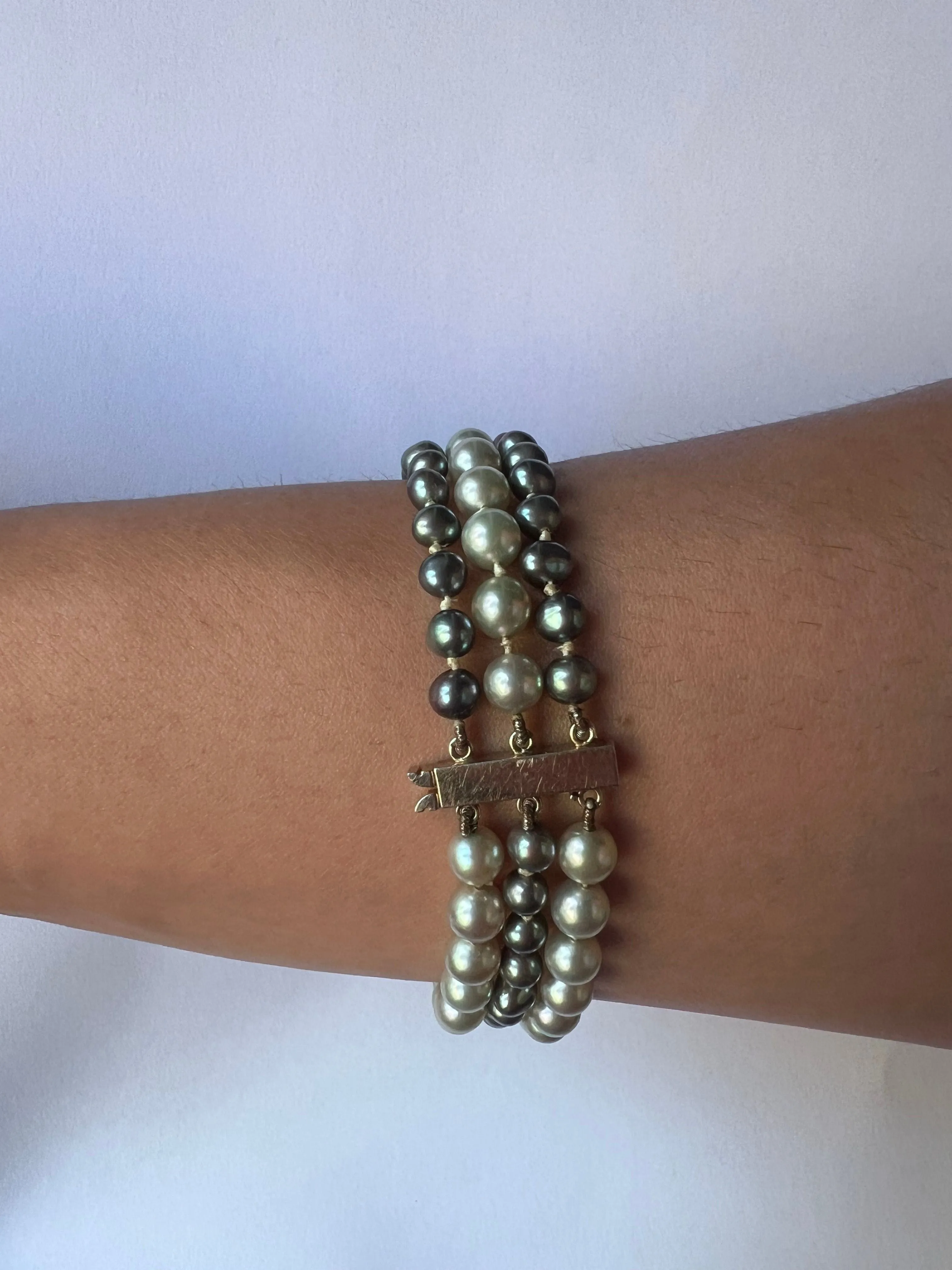 Bracelet 3 rangs perles de Tahiti mers du Sud fermoir or sold by 58 Facettes product image thumbnail 5