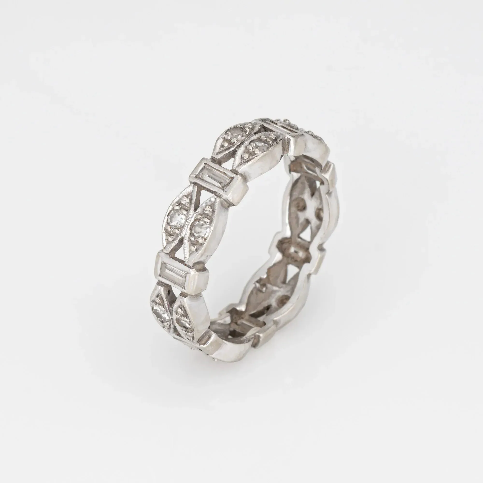 Bague en or blanc vintage avec diamants taille mixte sold by 58 Facettes product image thumbnail 3