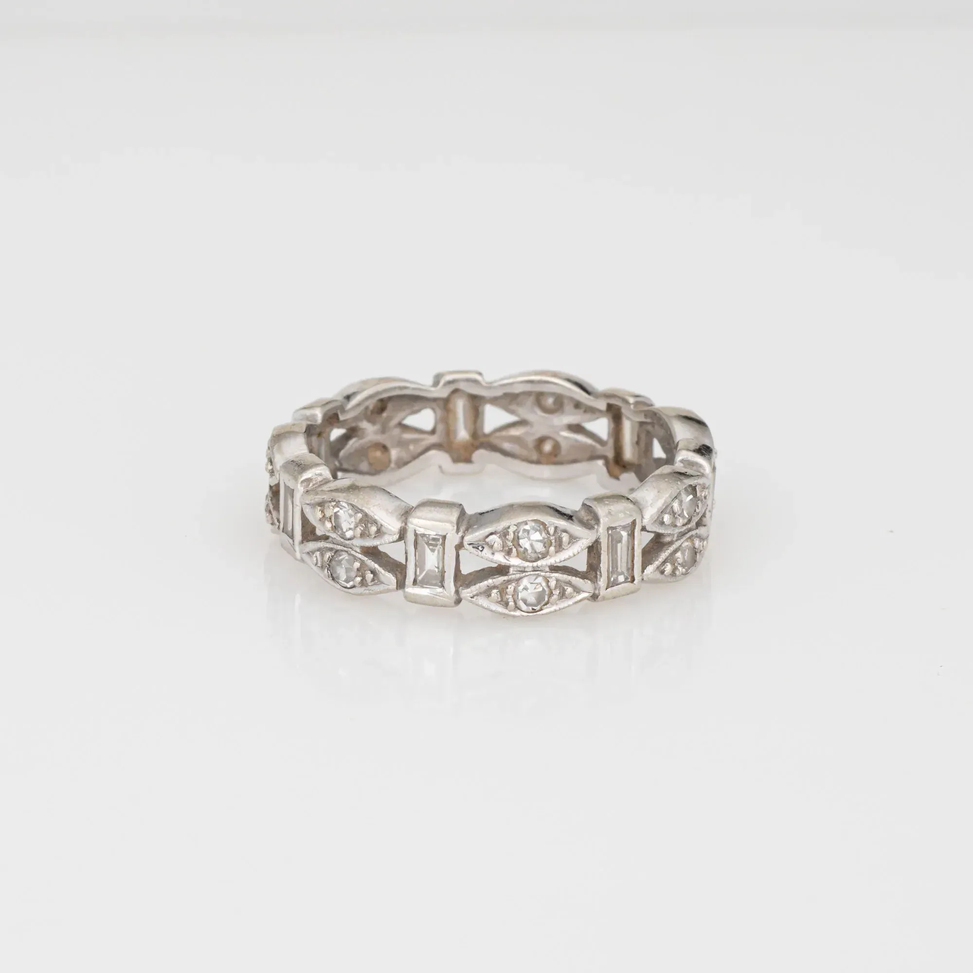 Bague en or blanc vintage avec diamants taille mixte sold by 58 Facettes product image thumbnail 4