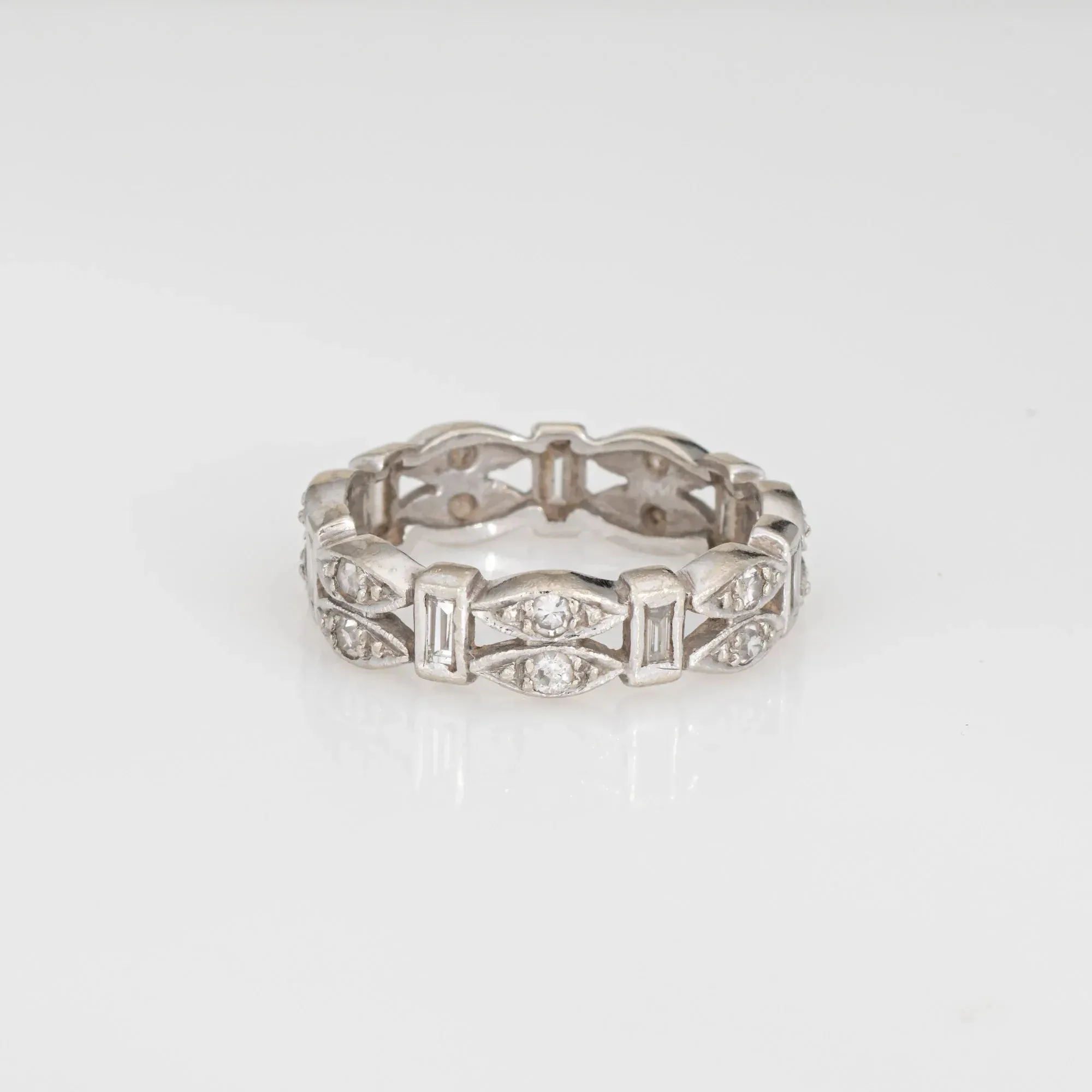 Bague en or blanc vintage avec diamants taille mixte sold by 58 Facettes product image thumbnail 5