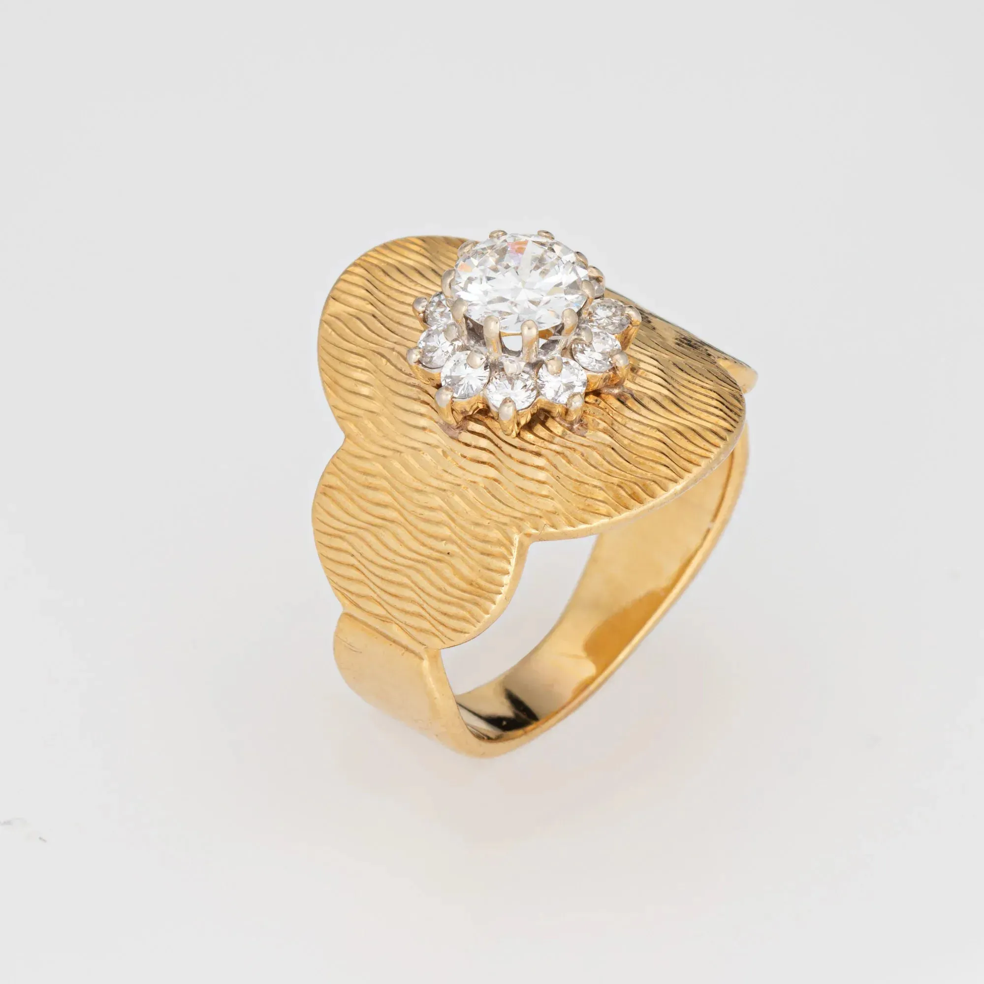 Bague en or jaune avec cigare et grappe de diamants sold by 58 Facettes product image thumbnail 3