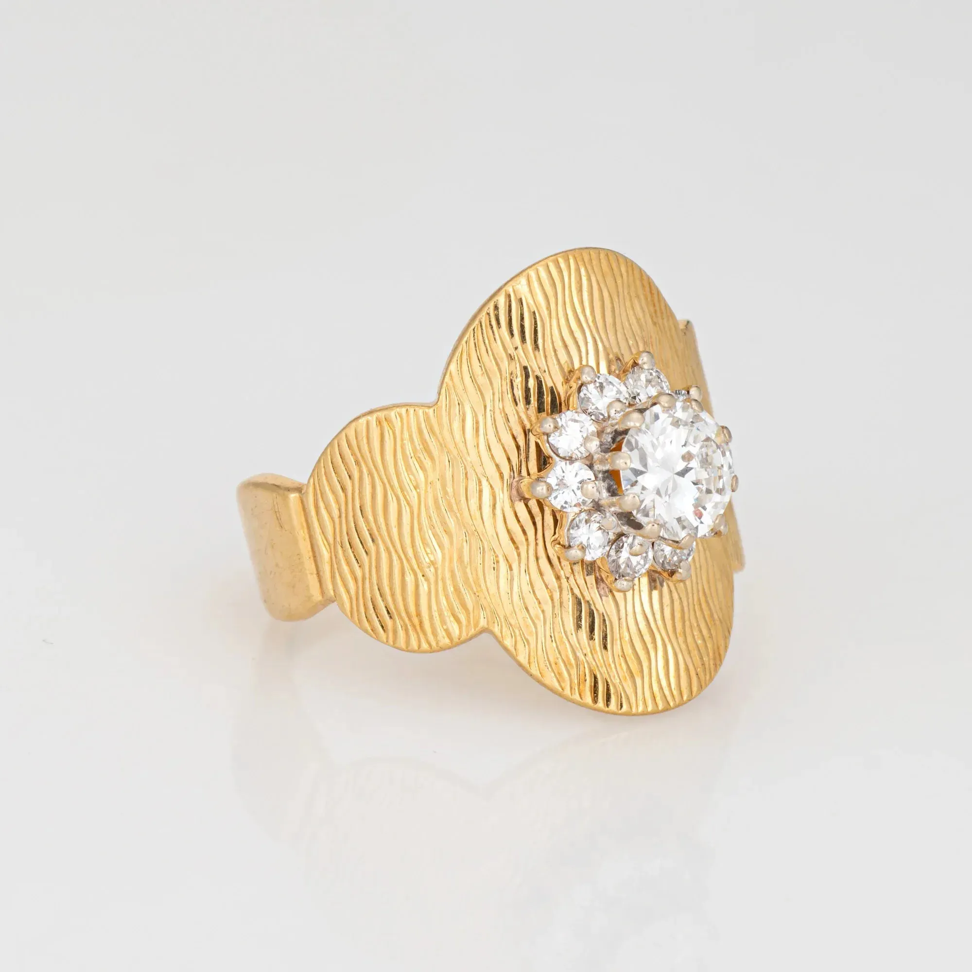 Bague en or jaune avec cigare et grappe de diamants sold by 58 Facettes product image thumbnail 4