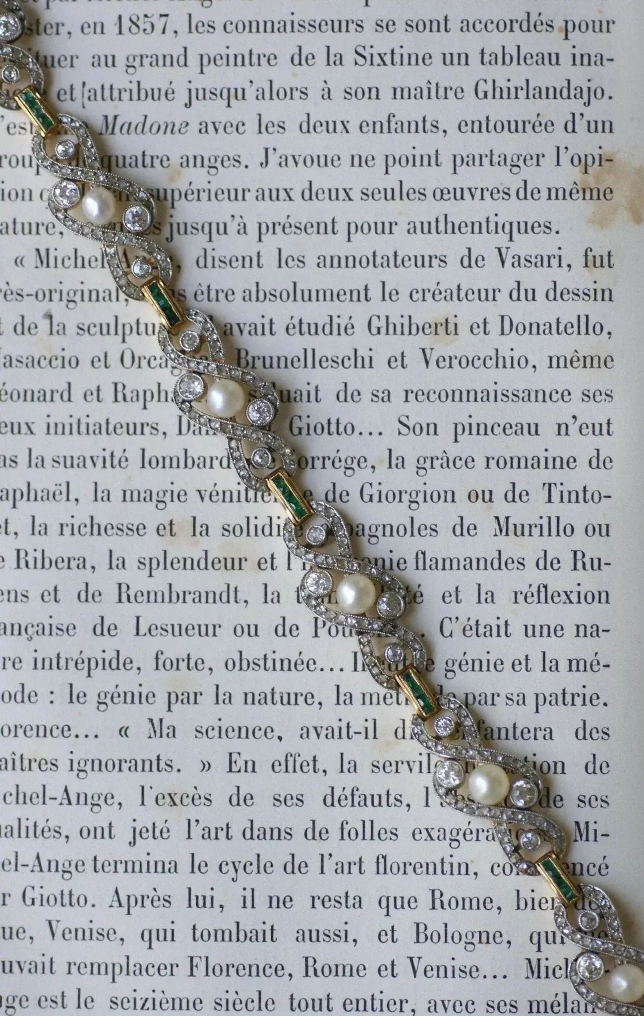 Bracelet or jaune et platine perles fines diamants et émeraudes sold by 58 Facettes product image thumbnail 3